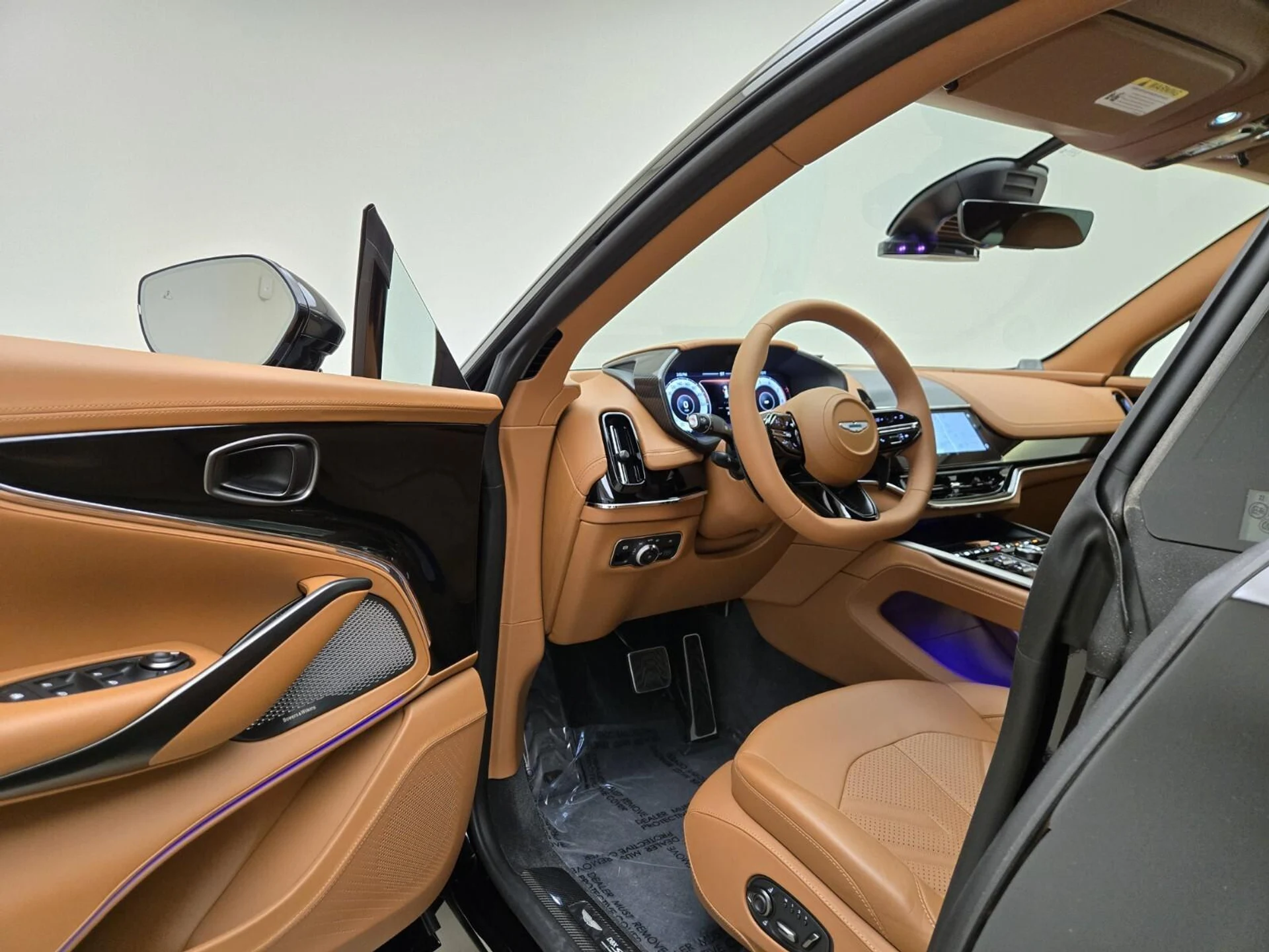 mph012_1577680446_New_2026_Aston_Martin_DBX_S_1776489472_696ee5b9bb