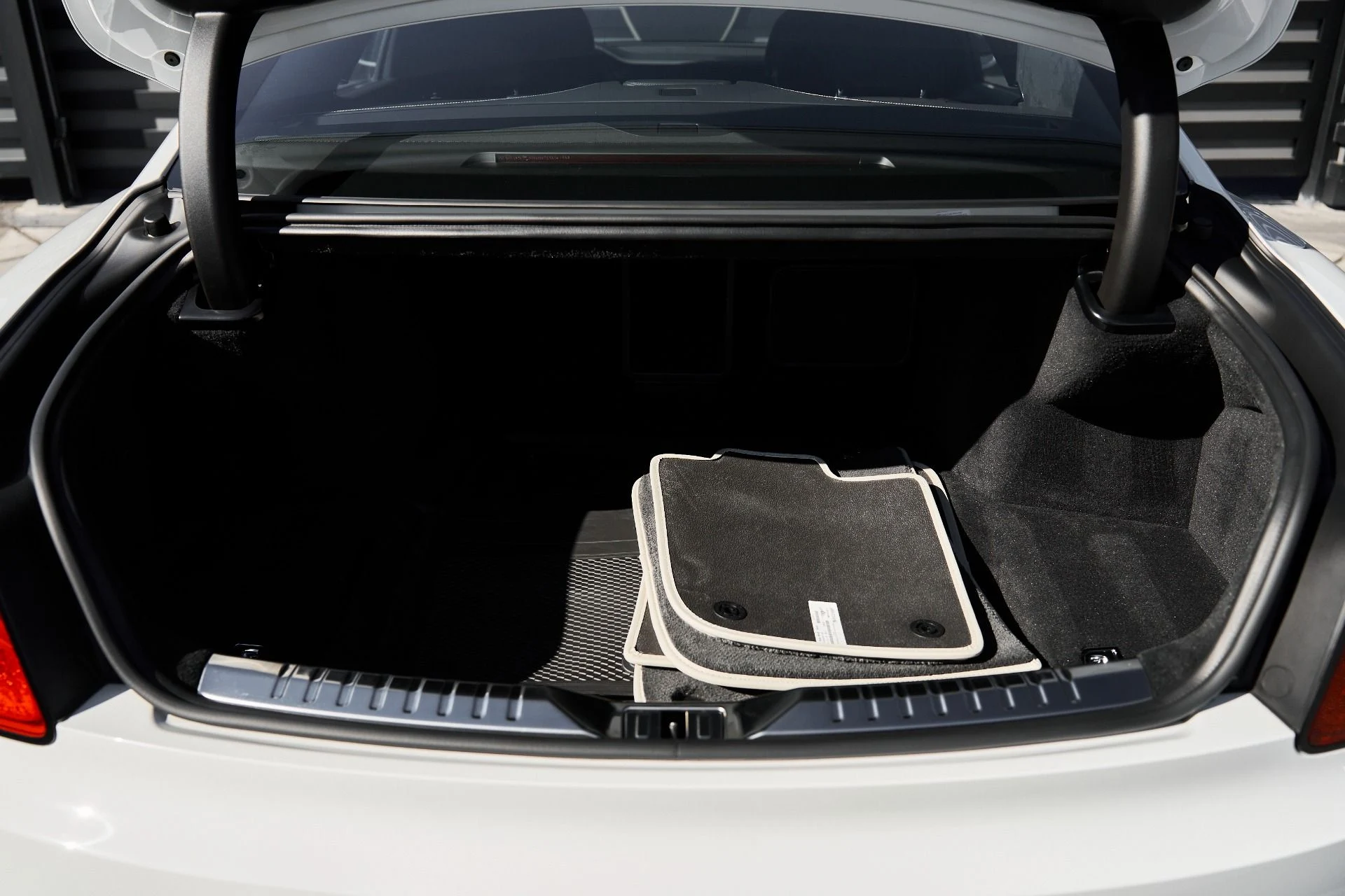 mph012_1590602810_Used_2024_Bentley_Flying_Spur_S_1761779879_d8e3fb0ae9