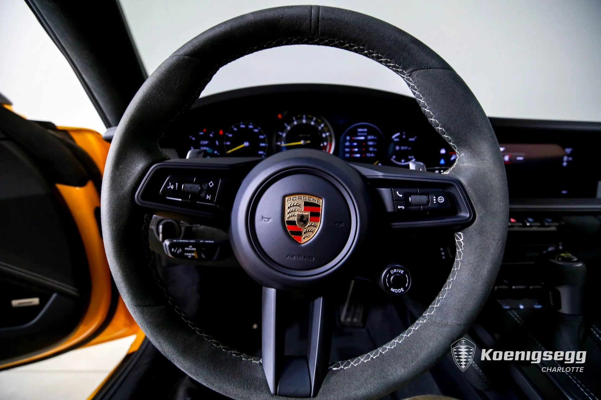 mph012_1591357147_Used_2022_Porsche_911_GT_3_1761085284_42c2934d6e