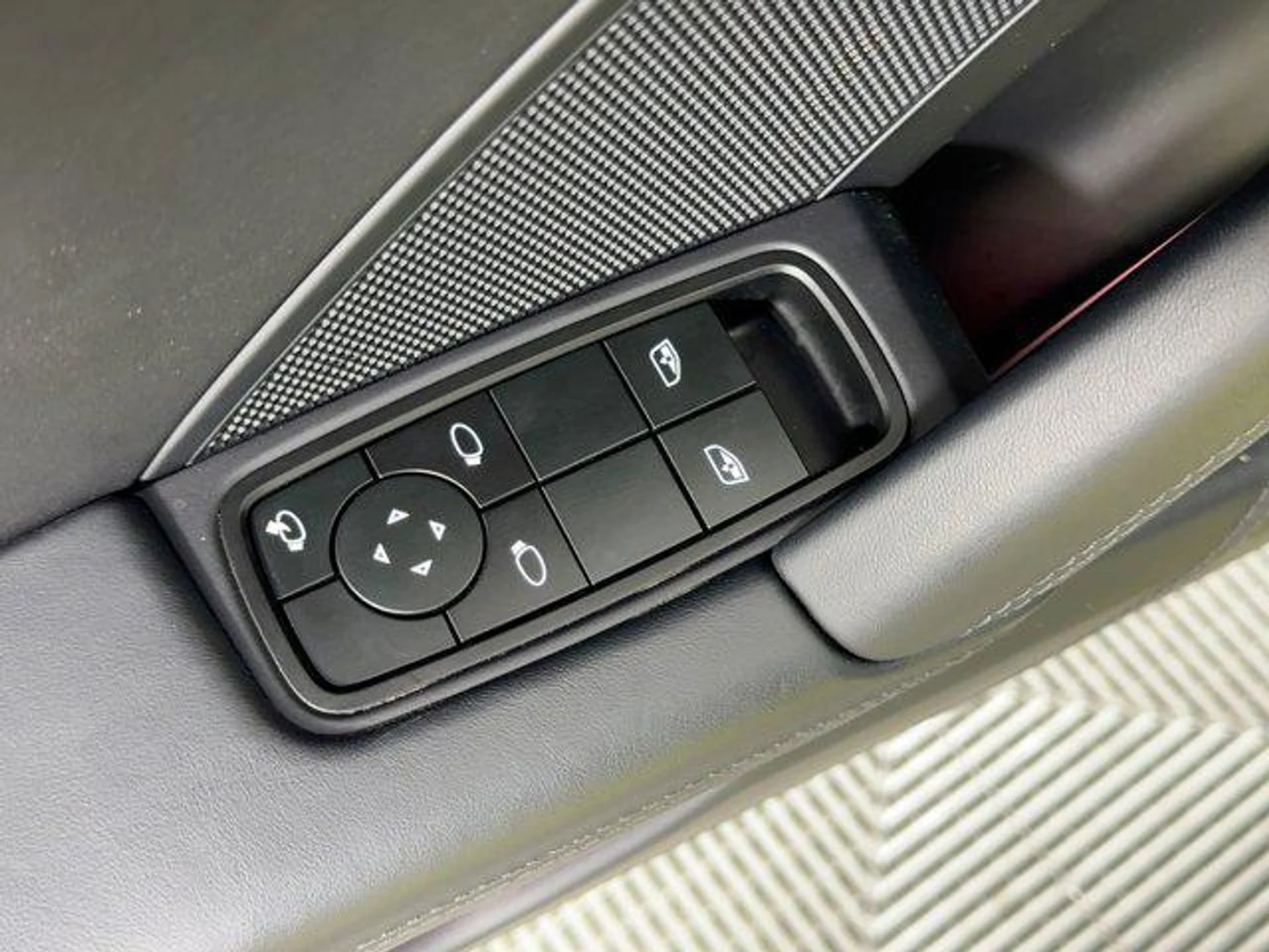 mph012_1594943733_XHODWT_m84_M8_Tvg_M_K3_Ry_Ypo8_2d4277f04b