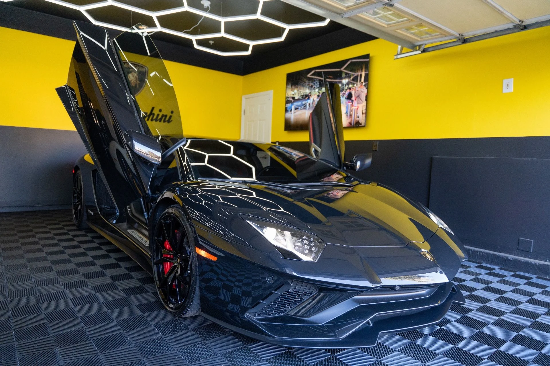 mph012_1606413875_Used_2018_Lamborghini_Aventador_LP_740_4_S_1792436167_e7409a16eb
