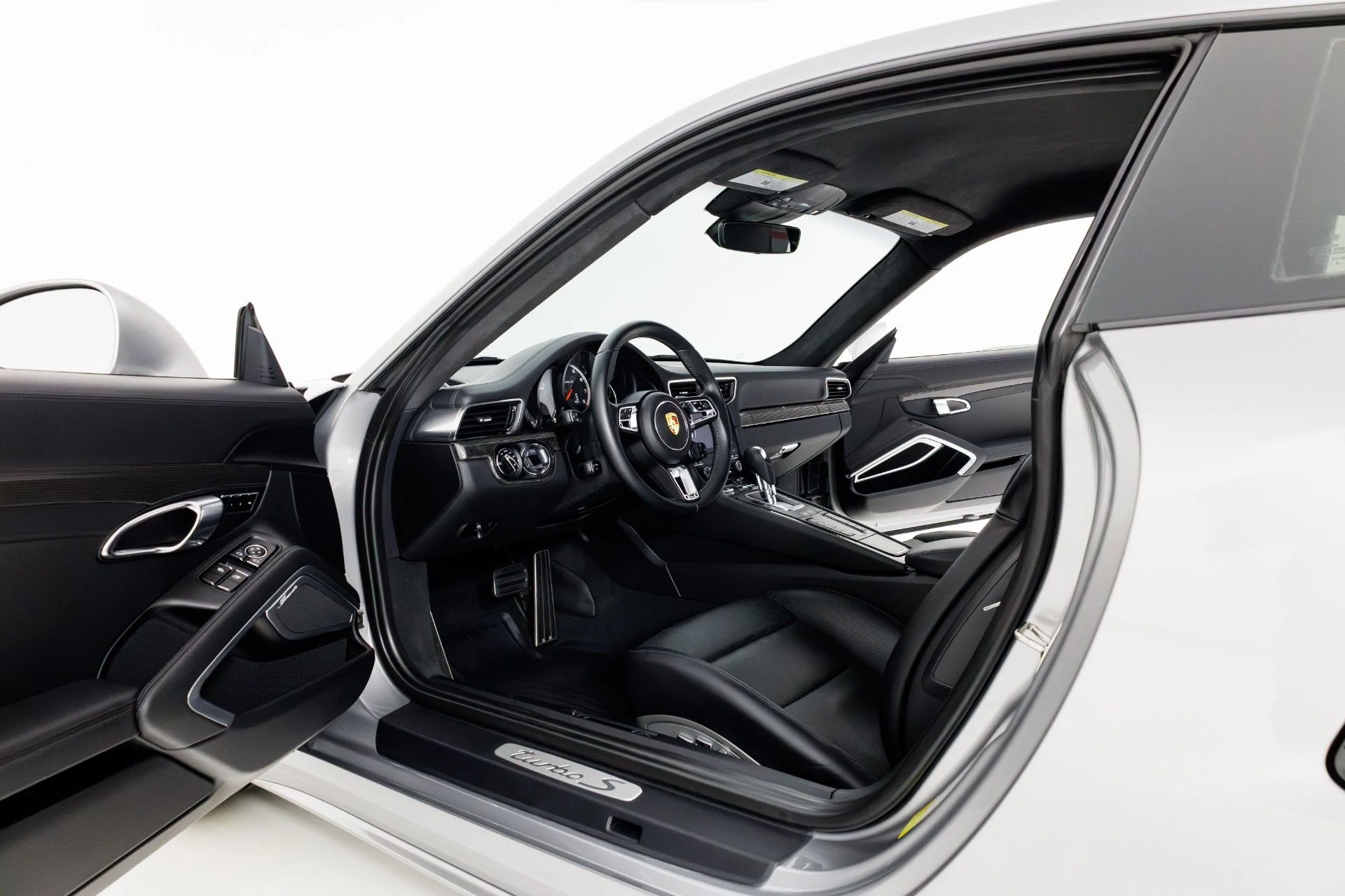 mph012_1610827169_Used_2019_Porsche_911_Turbo_S_1770314007_7c05506271