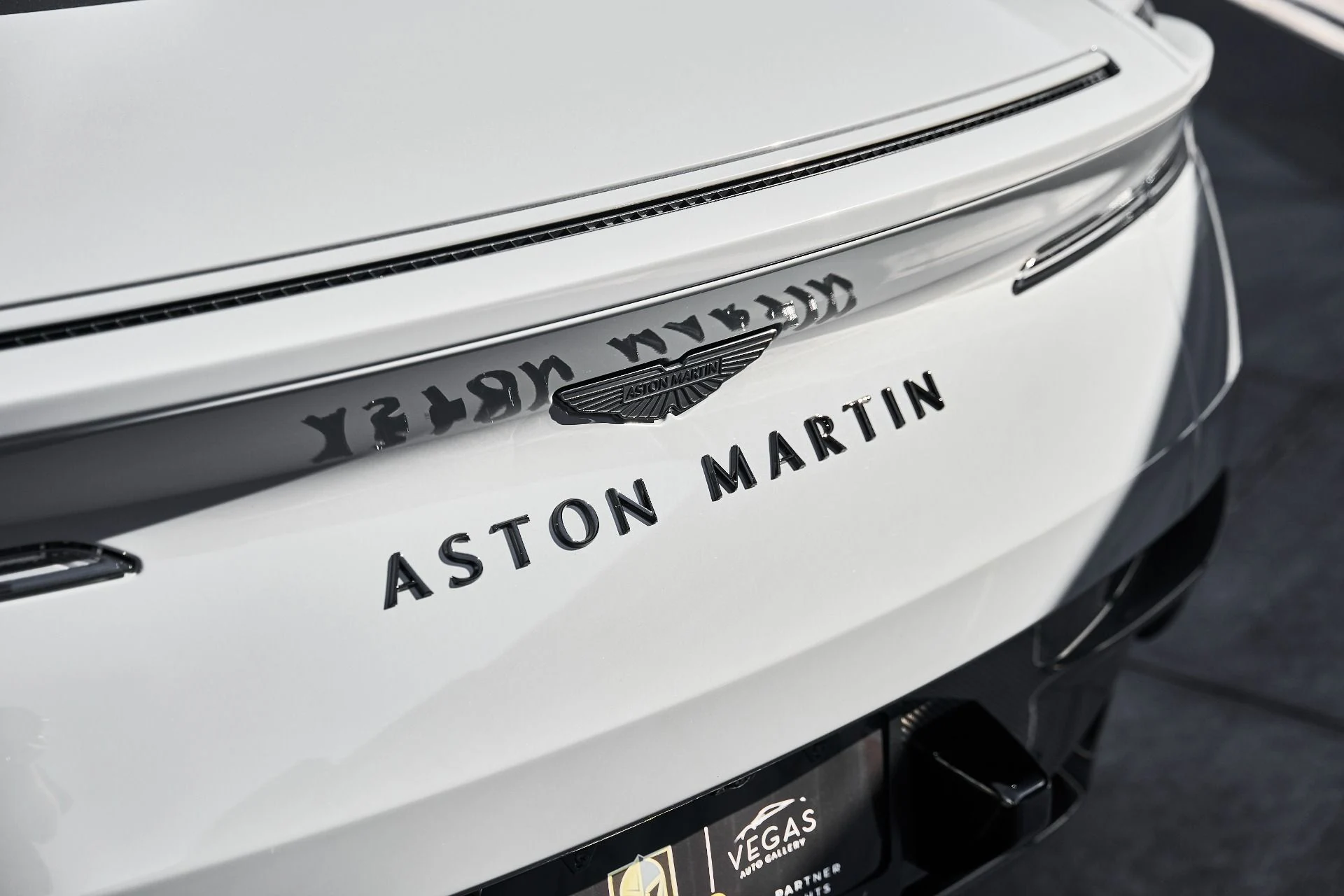 mph012_1616268180_Used_2024_Aston_Martin_DB_12_1781813769_1e34913438