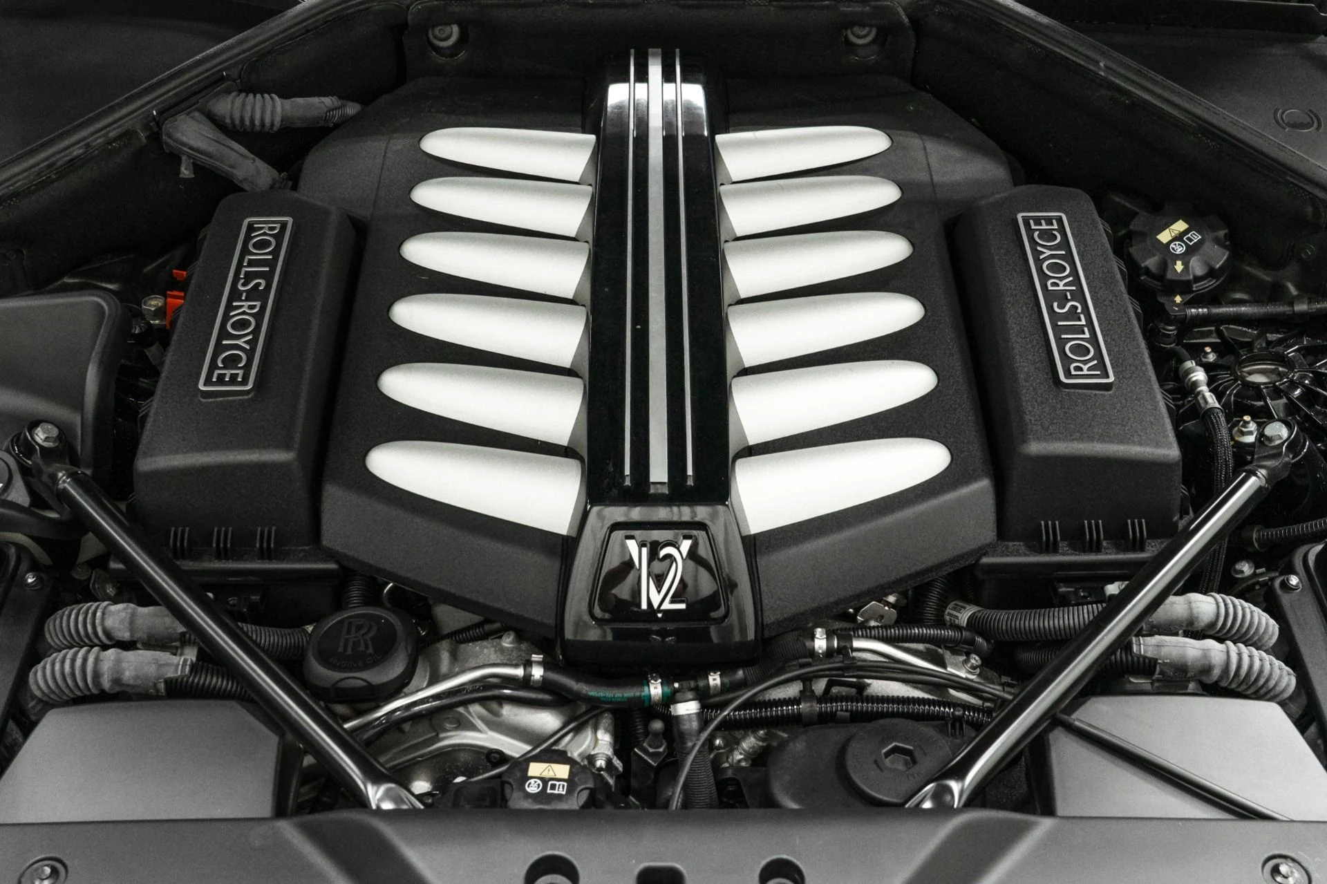 mph012_1618809804_Used_2017_Rolls_Royce_Dawn_Full_Polish_Wheels_Contrast_Stitching_and_Piping_Low_Miles_1764715069_3b2b431163