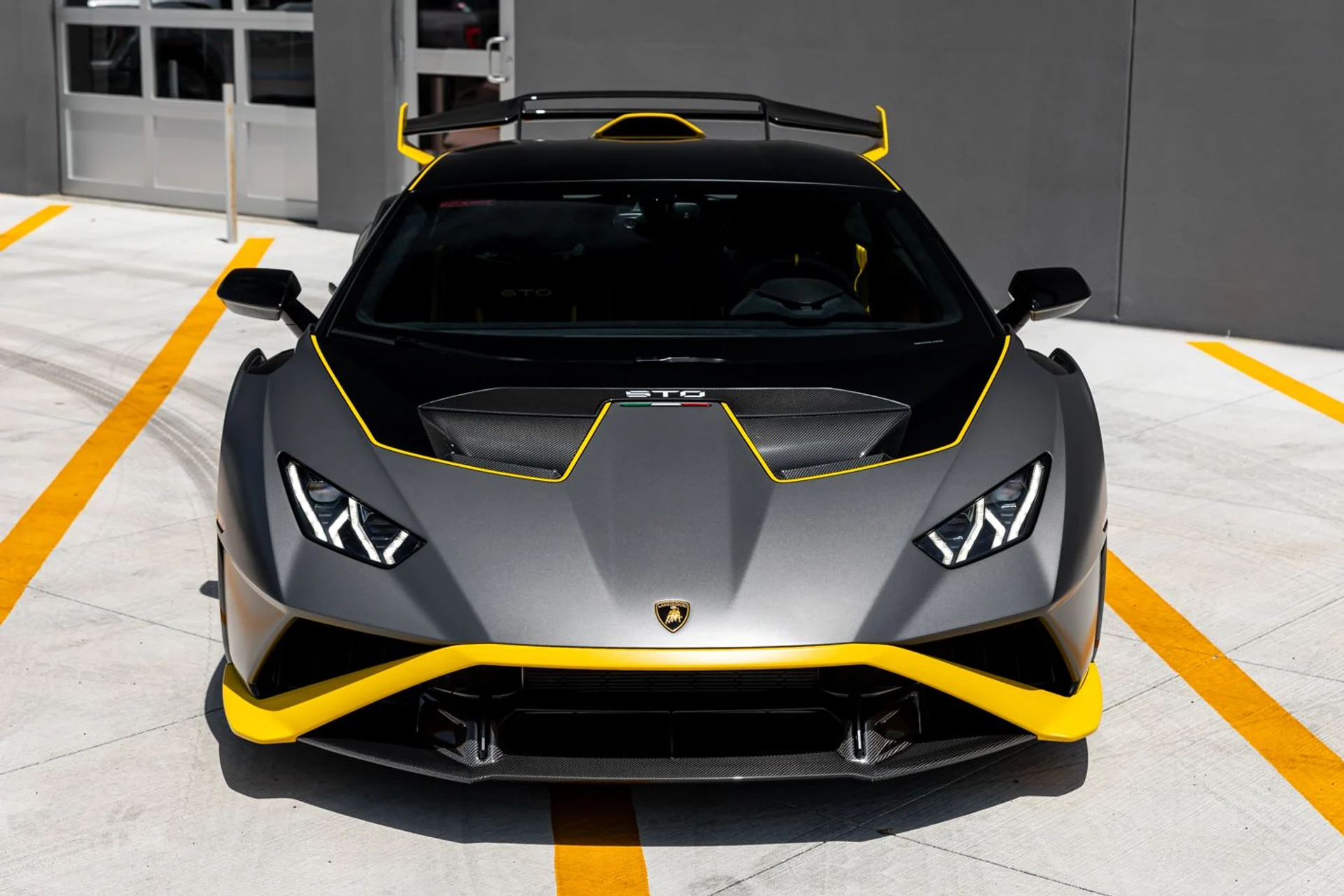 mph012_1621111728_Used_2024_Lamborghini_Huracan_STO_b70b784e32
