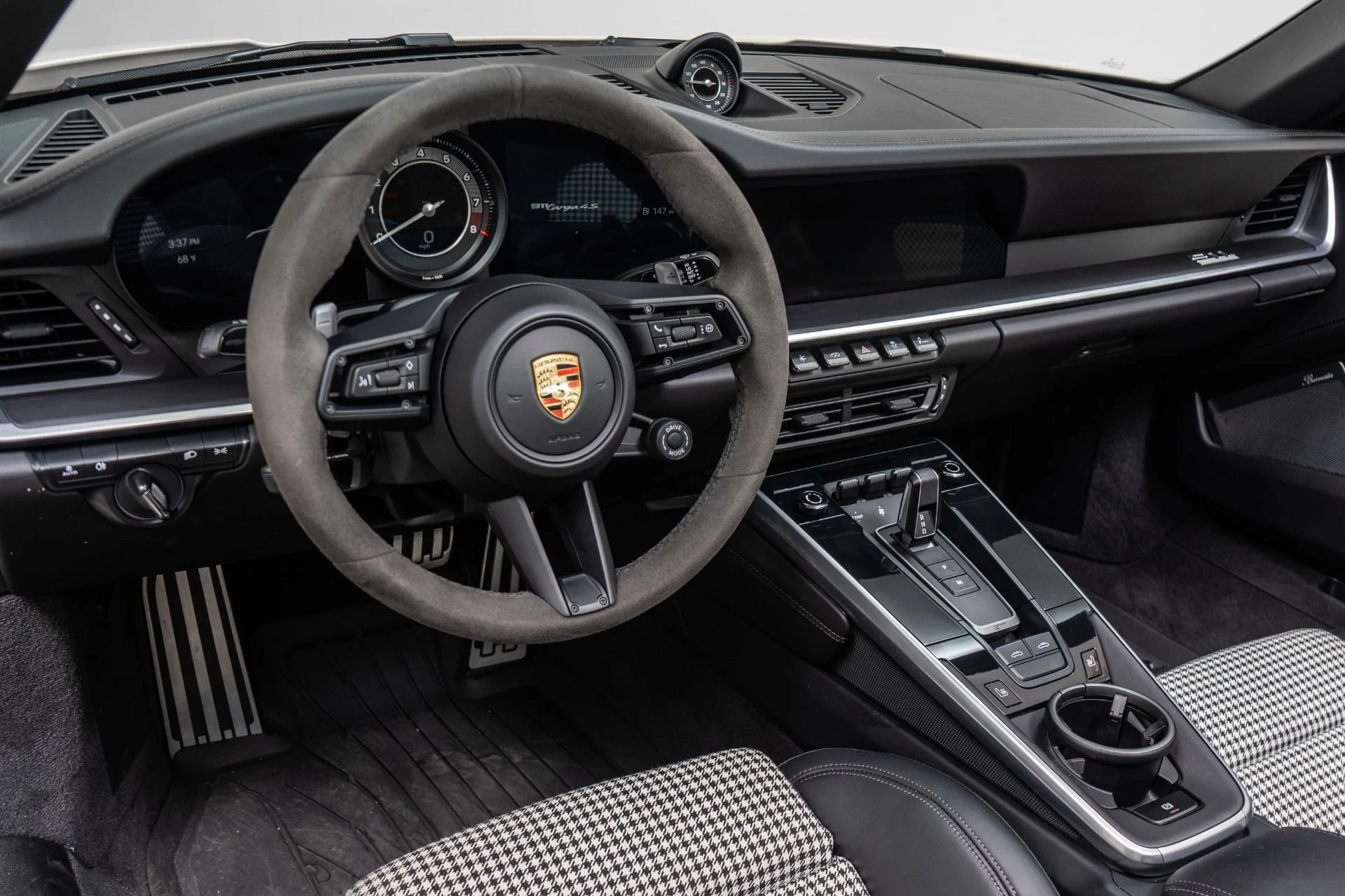 mph012_1623963477_Used_2024_Porsche_911_Targa_4_S_1792178990_dd7051439a
