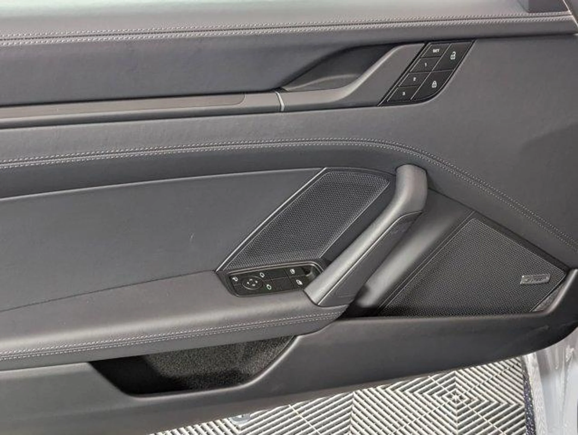 mph012_1629689589_do5p_Il_S_U9yr_V_x_A_Oa_G56_PG_Sekc_fe3637af43