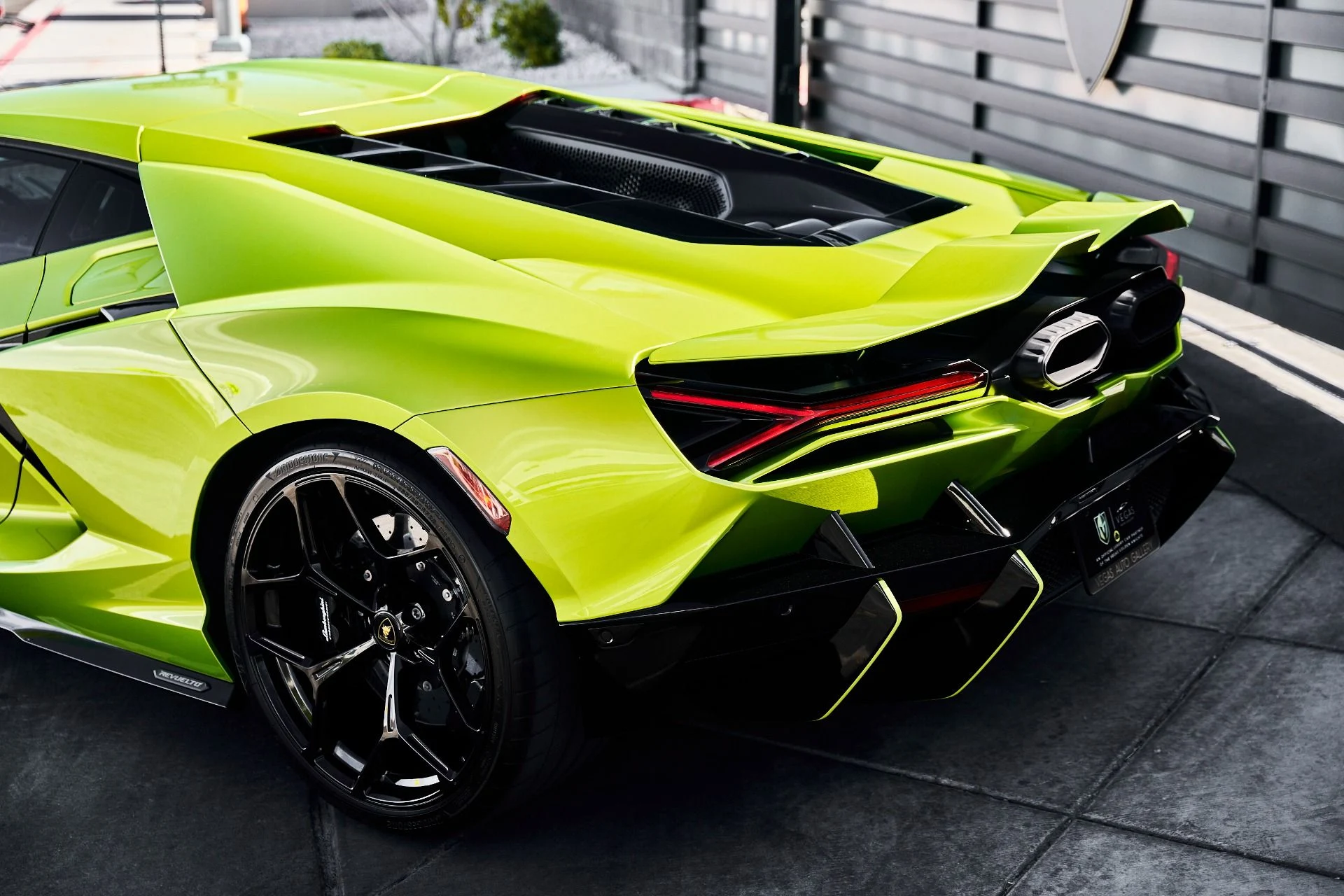 mph012_163263484_Used_2025_Lamborghini_Revuelto_Base_1785288784_da726ab8b1