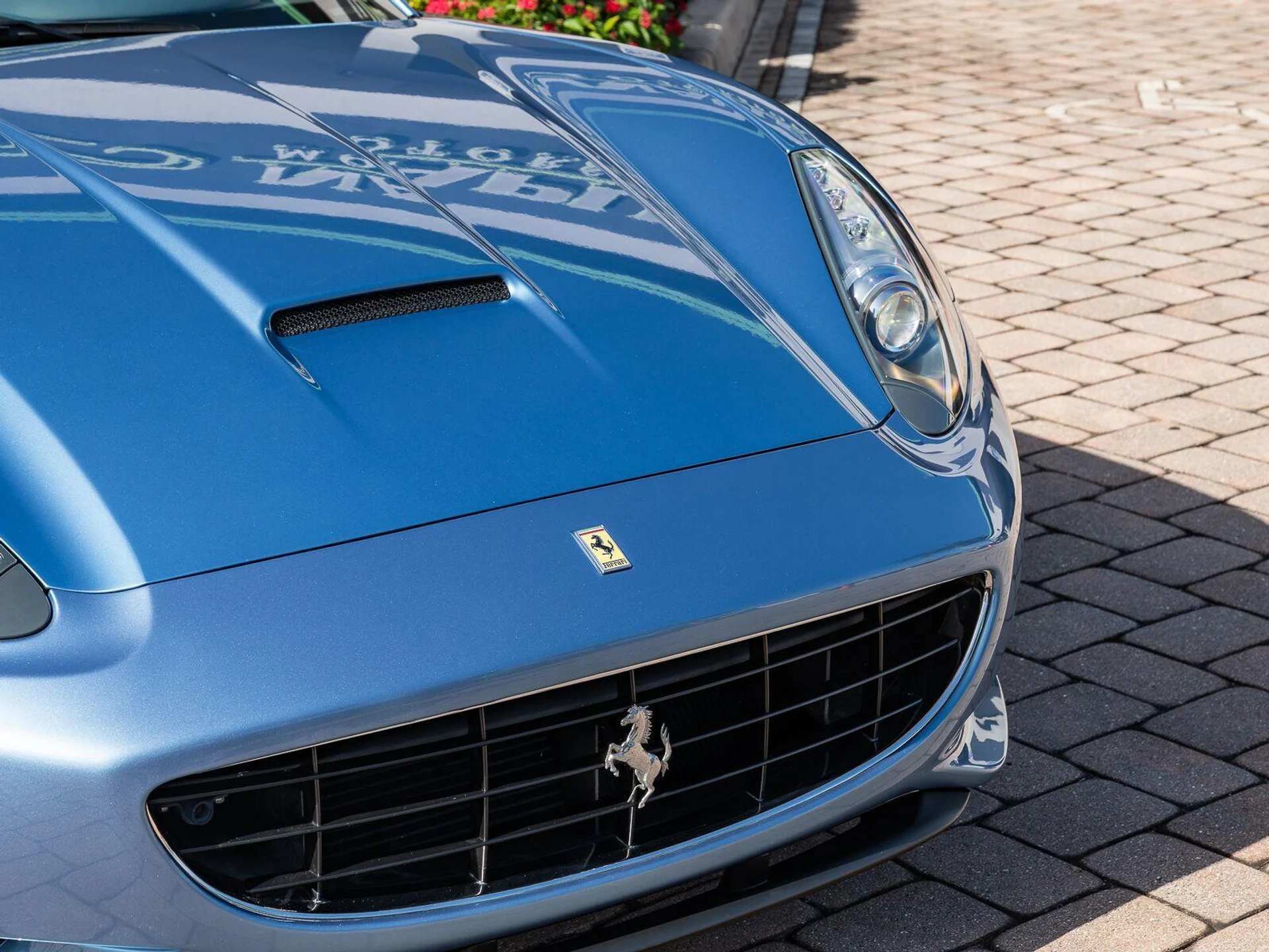 mph012_1634742343_Used_2010_Ferrari_California_1793131304_f086a5f45a