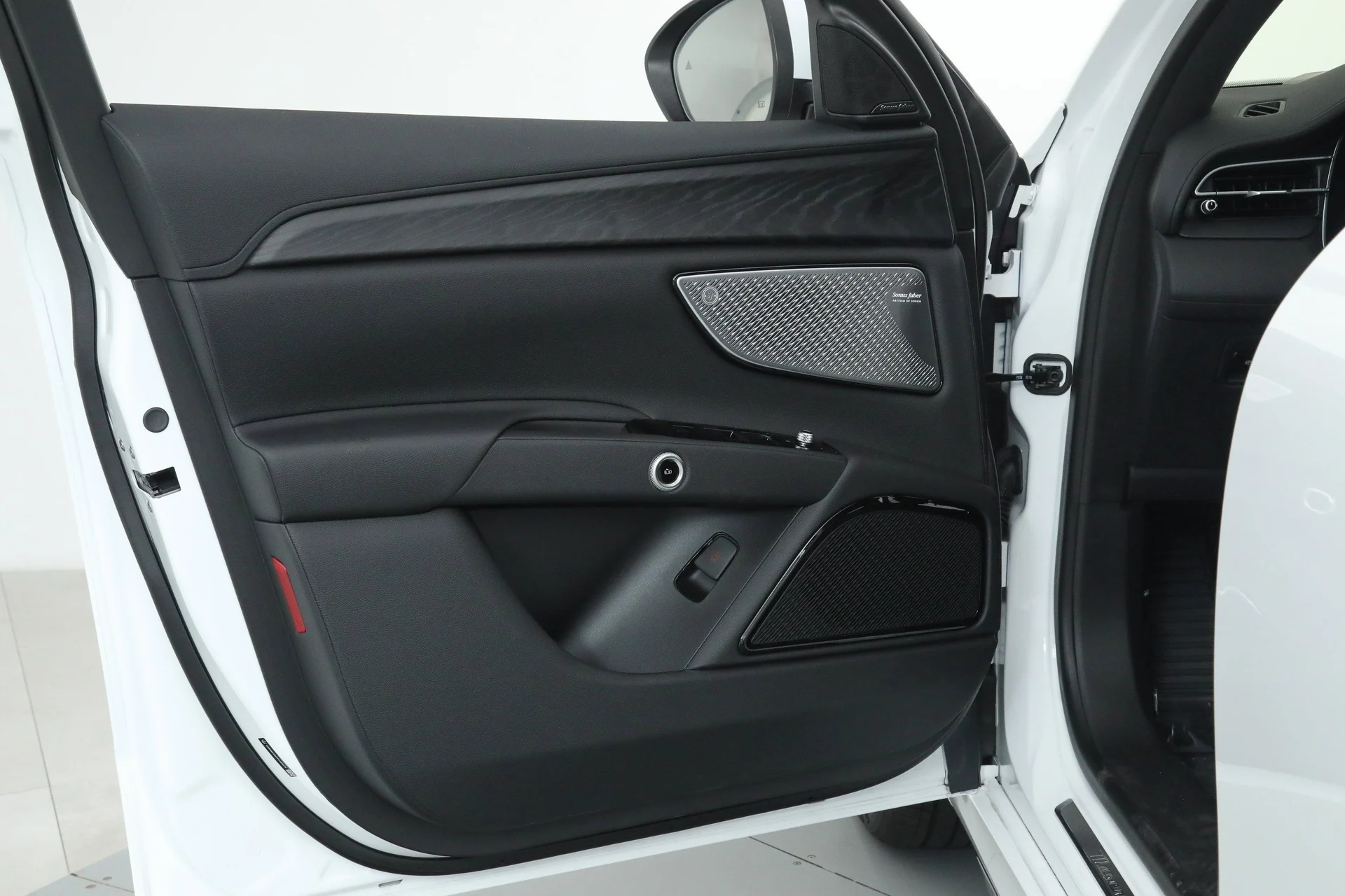 mph012_1642207713_924c8987ba03a21fbdb244bad8794e58_06156a9940