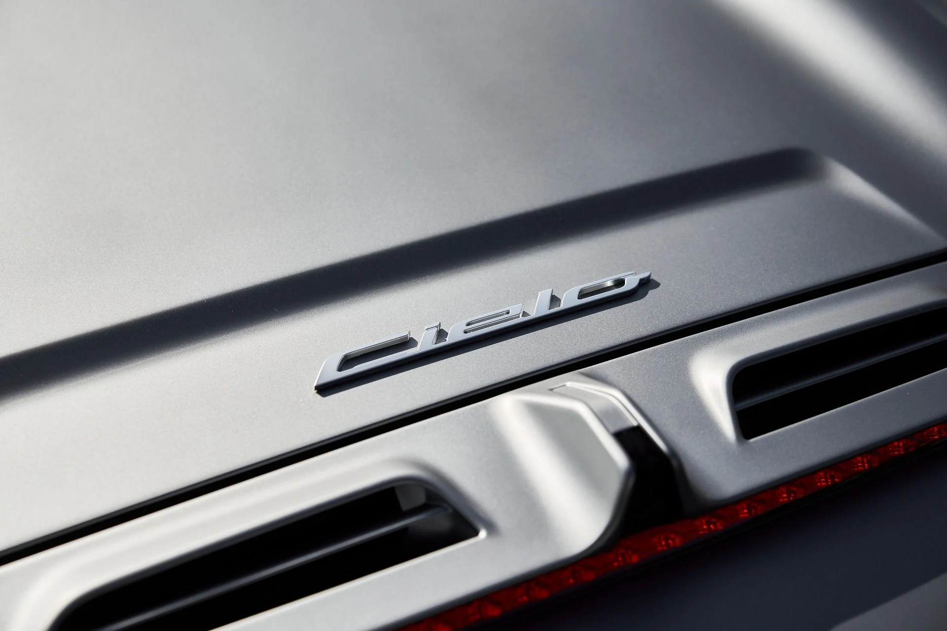 mph012_1657812978_Used_2023_Maserati_MC_20_Cielo_1761946859_9f2b31bc02