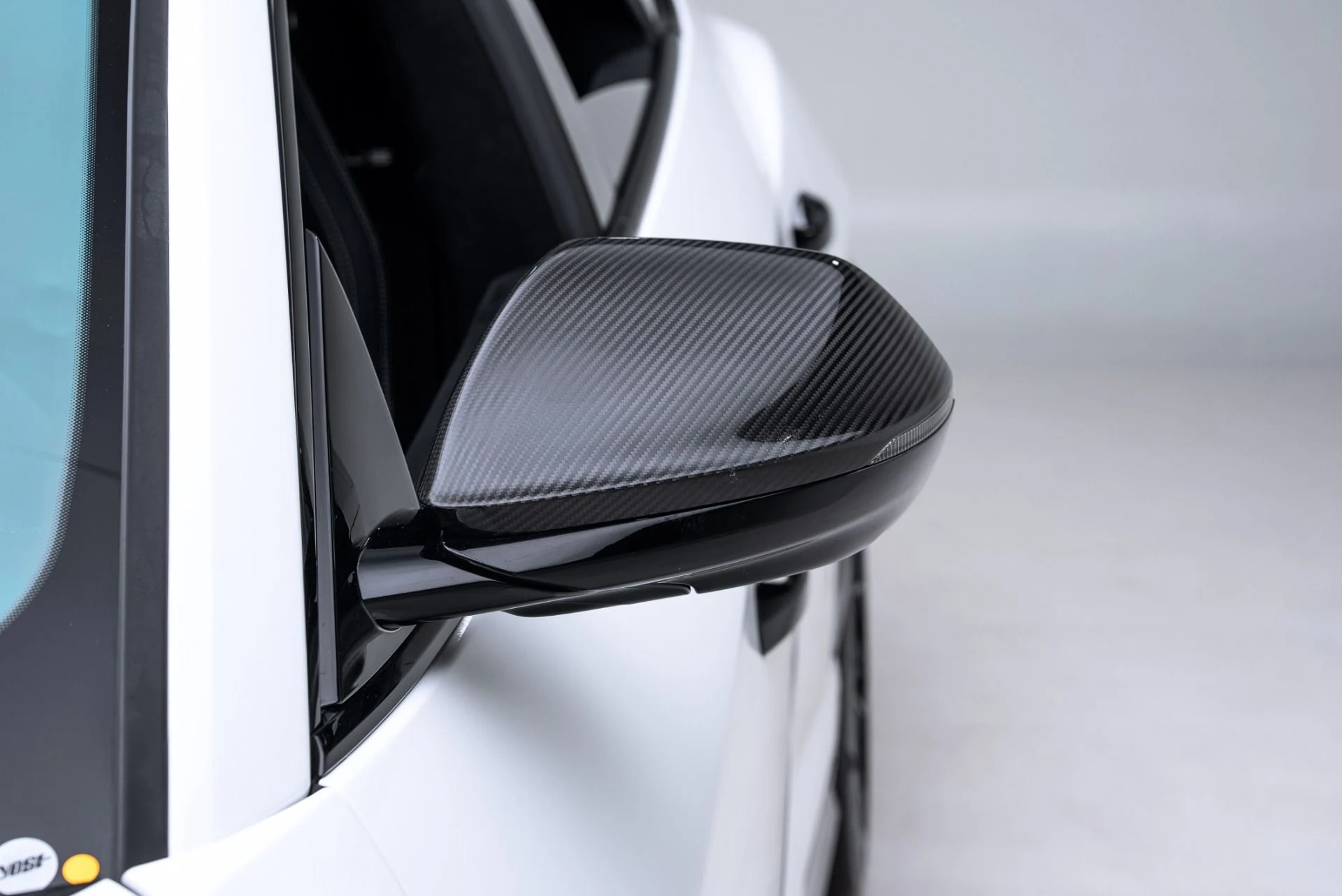 mph012_1668356408_Used_2024_Lamborghini_Urus_Performante_1775146757_c3e3cd0085