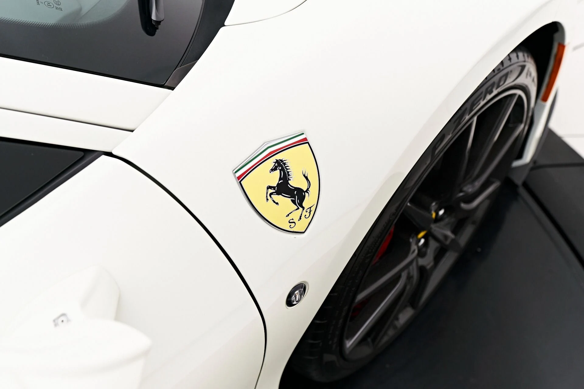 mph012_1671492840_Used_2021_Ferrari_F8_Tributo_Base_1710288207_6b769f8e0d