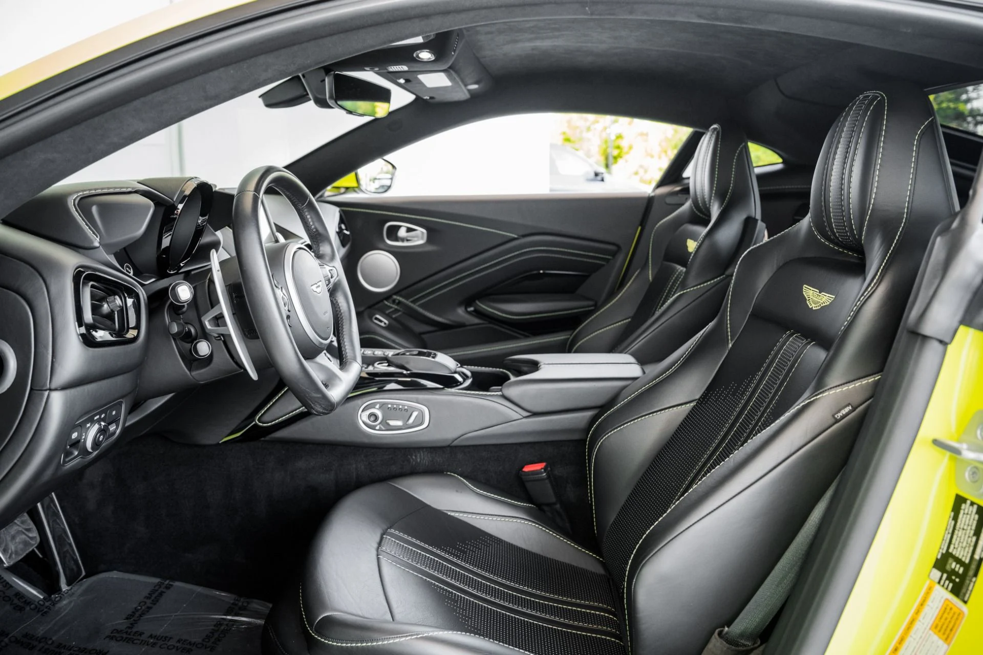 mph012_1672253547_Used_2020_Aston_Martin_Vantage_V8_Coupe_1690551431_39f2826682