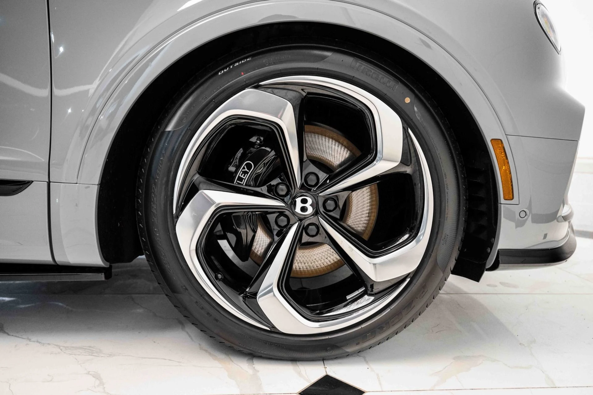 mph012_1681641911_Used_2023_Bentley_Bentayga_S_V8_1698872285_276d963b57