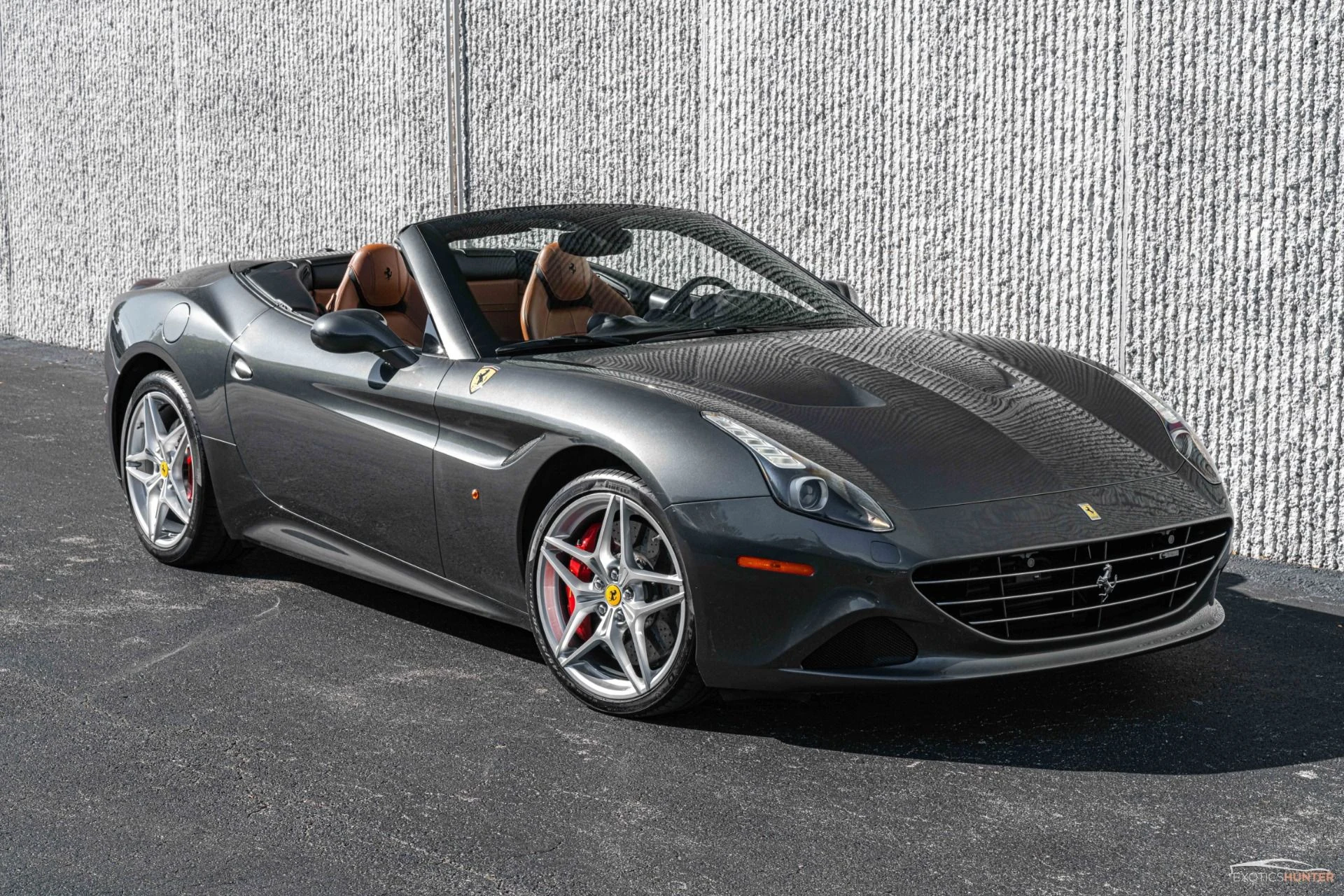 mph012_1683690500_Used_2015_Ferrari_California_T_w_Carbon_Steering_Wheel_Magneride_Reverse_Cam_20in_Wheels_1746820122_40dfc0b7c6