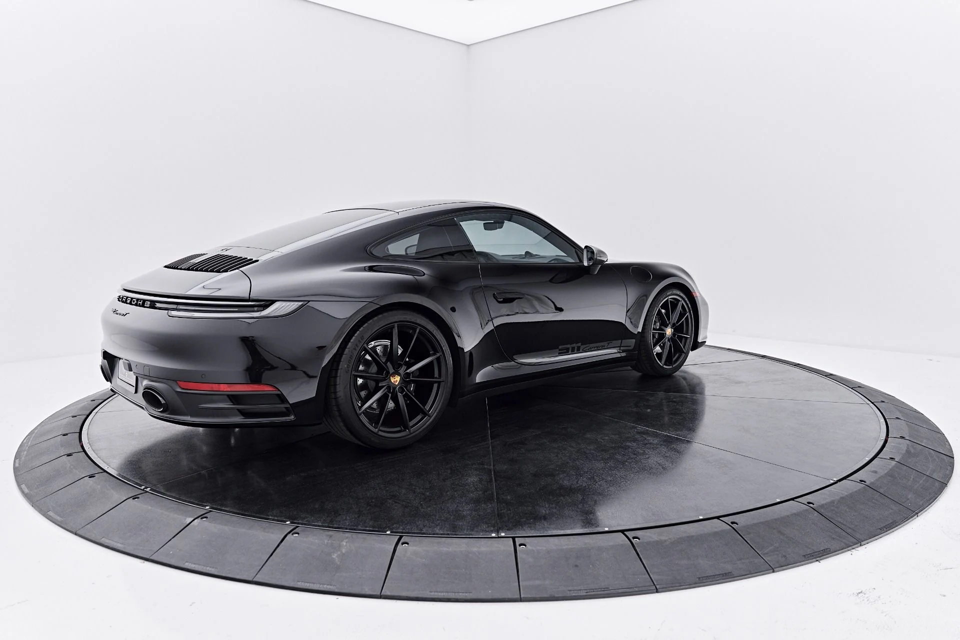 mph012_16946288_Used_2024_Porsche_911_Carrera_T_1790639712_ce37bff35f