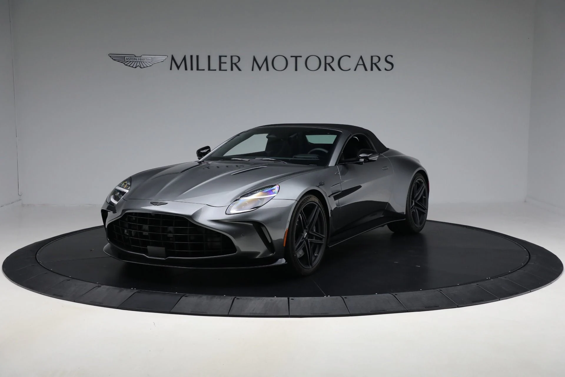 mph012_1696727986_New_2026_Aston_Martin_Vantage_Roadster_a5519461e6