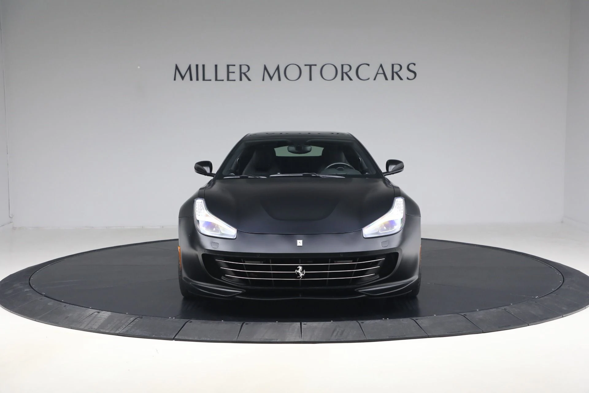 mph012_1702970252_Used_2018_Ferrari_GTC_4_Lusso_1787858853_a81d26397c