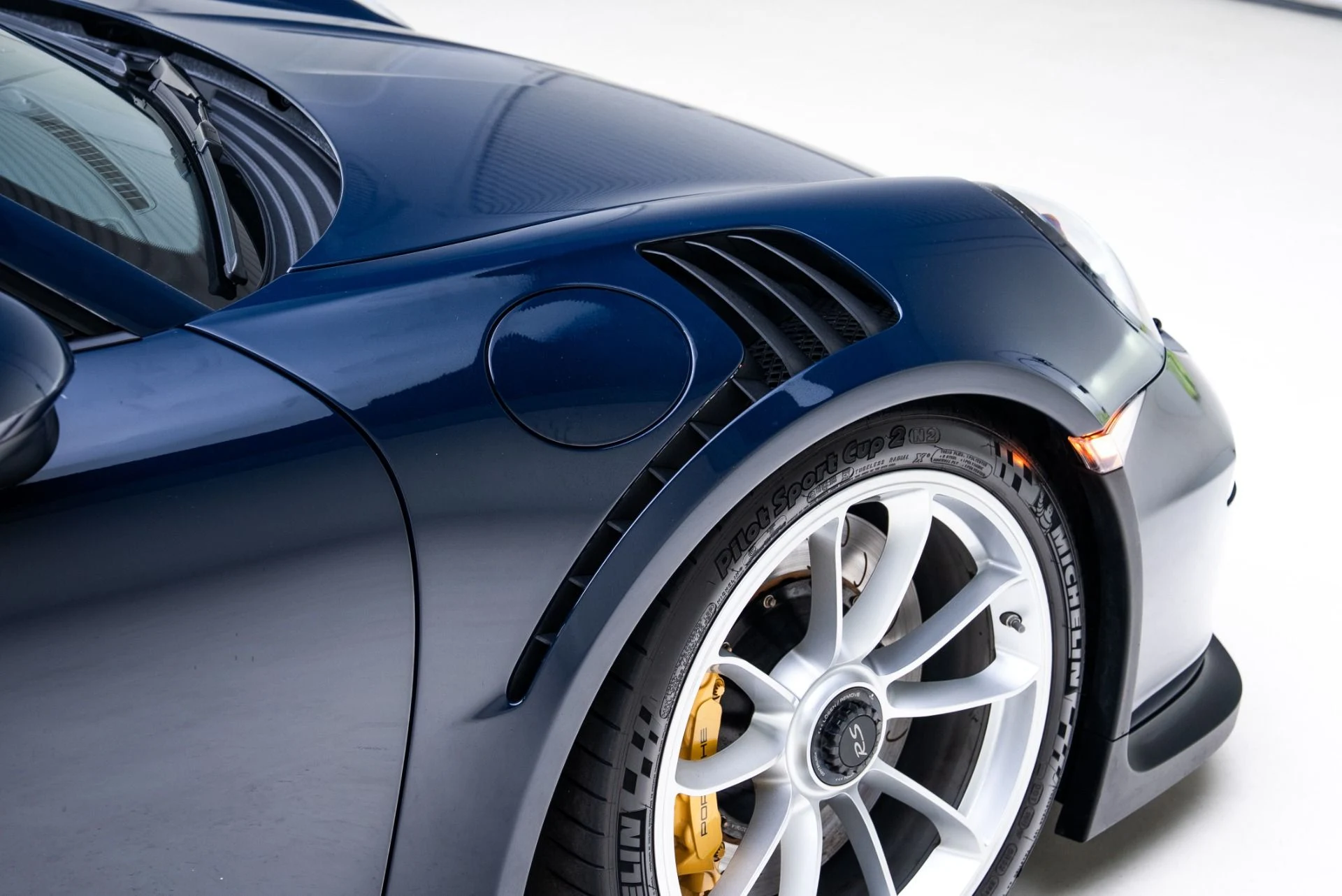 mph012_1707026440_Used_2016_Porsche_911_GT_3_RS_1774462832_cb8ced53d9