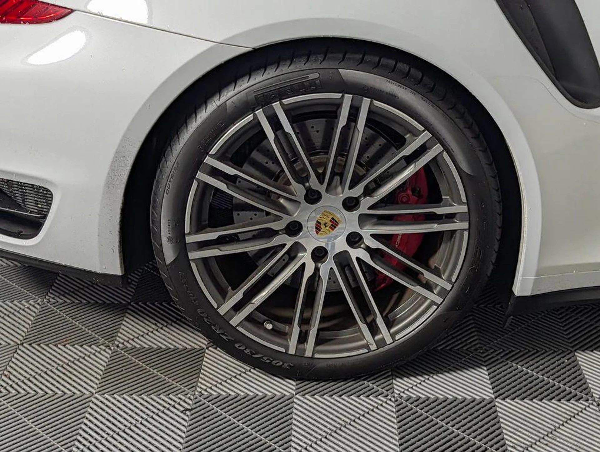 mph012_170854033_t_w_ANF_1p_We5_Jx_N5o_H_Vt_fbl9uc_2771a05508