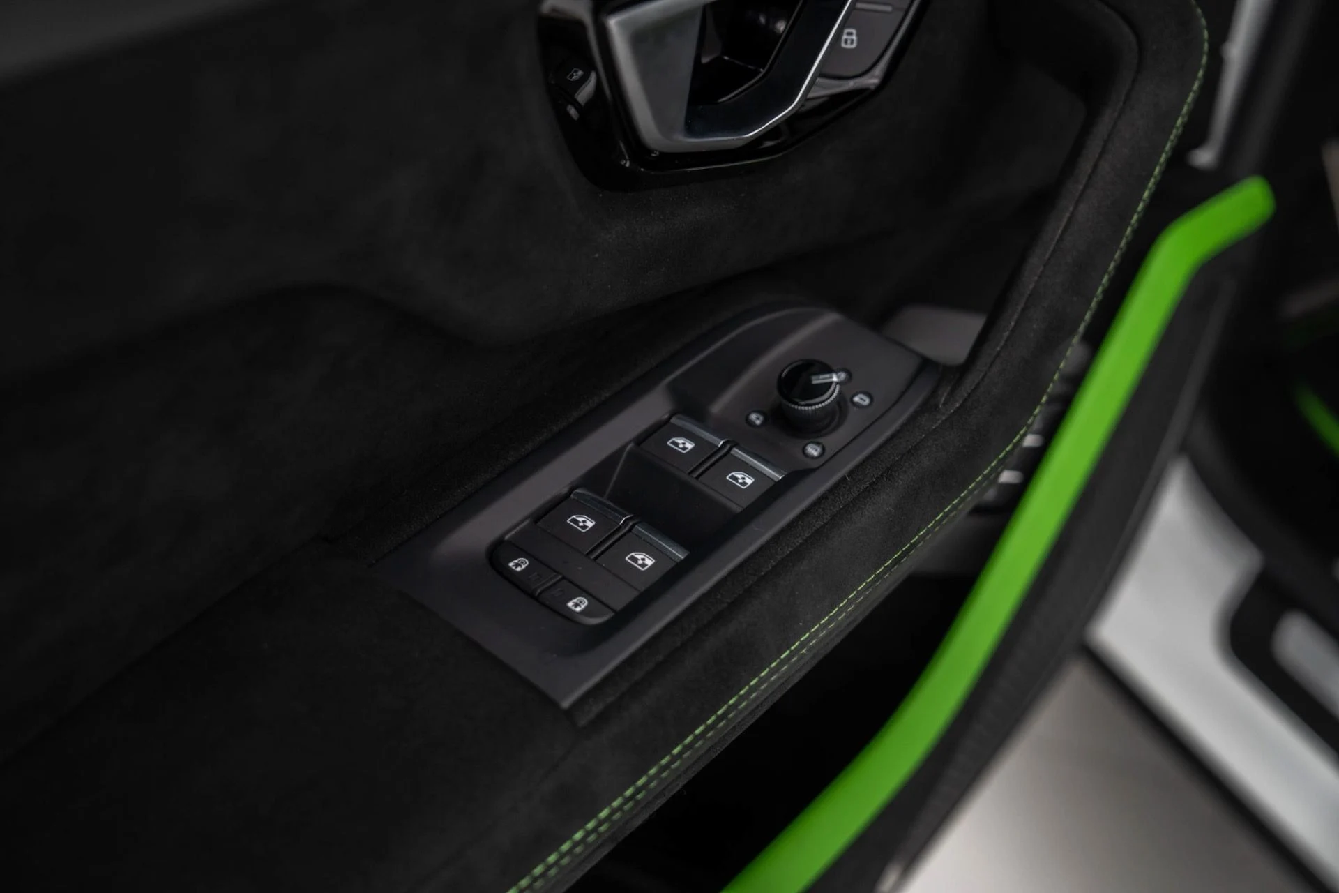 mph012_1711363801_Used_2024_Lamborghini_Urus_Performante_1775674451_838e2b4bc4