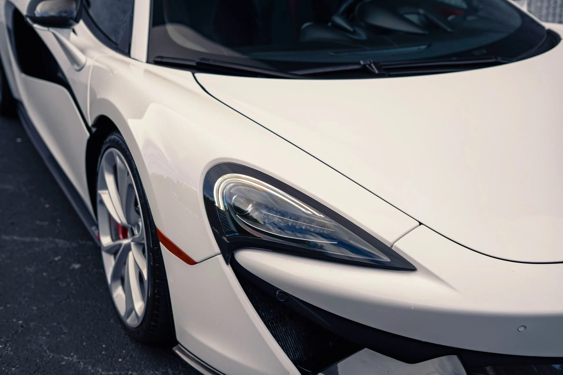 mph012_1717220877_Used_2019_Mc_Laren_570_S_Spider_1779318587_7512107342
