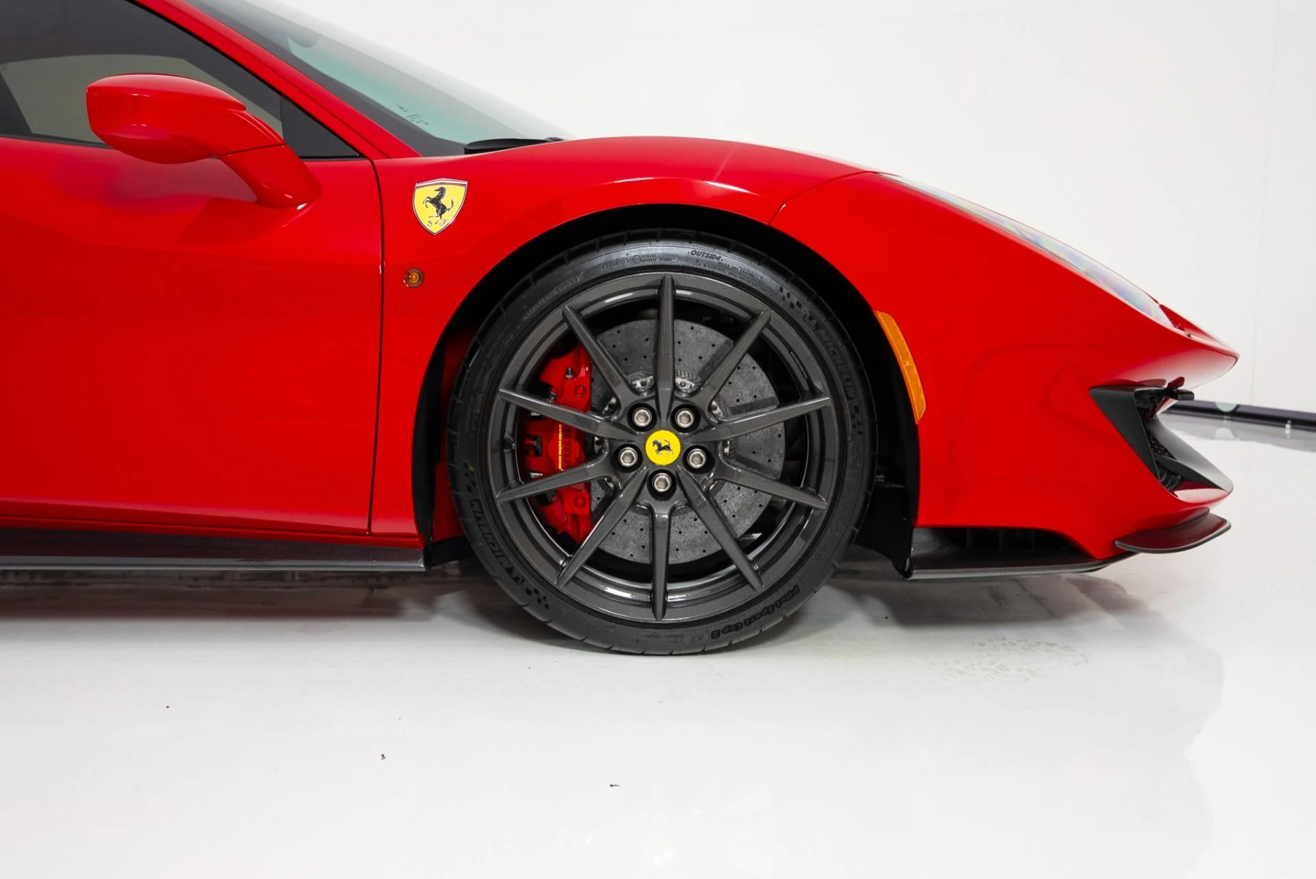 mph012_1718848129_Used_2019_Ferrari_488_Pista_1760379304_e16dff32da