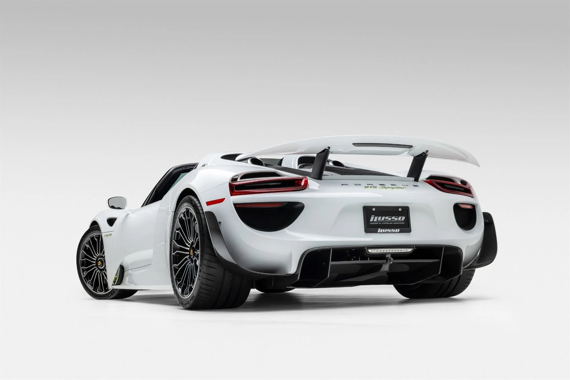 mph012_1725190396_Used_2015_Porsche_918_Spyder_1740676476_fc26456c48
