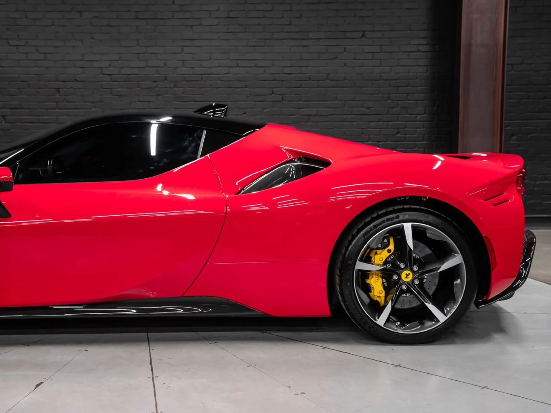 mph012_1728552505_ferrari_sf90_stradale_2023_0af5d92fab