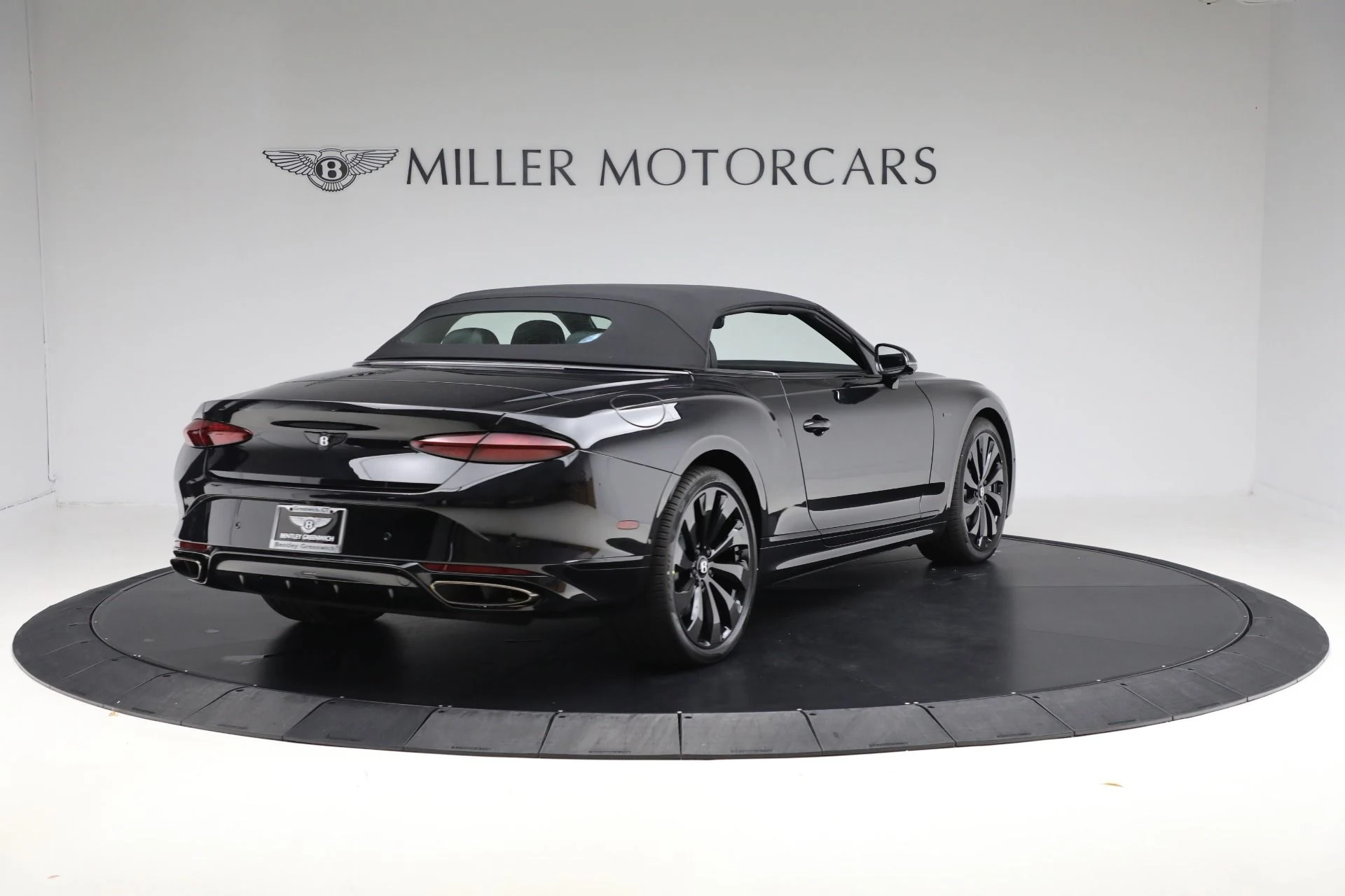 mph012_1730619959_New_2025_Bentley_Continental_GTC_Black_Edition_5513eee45d