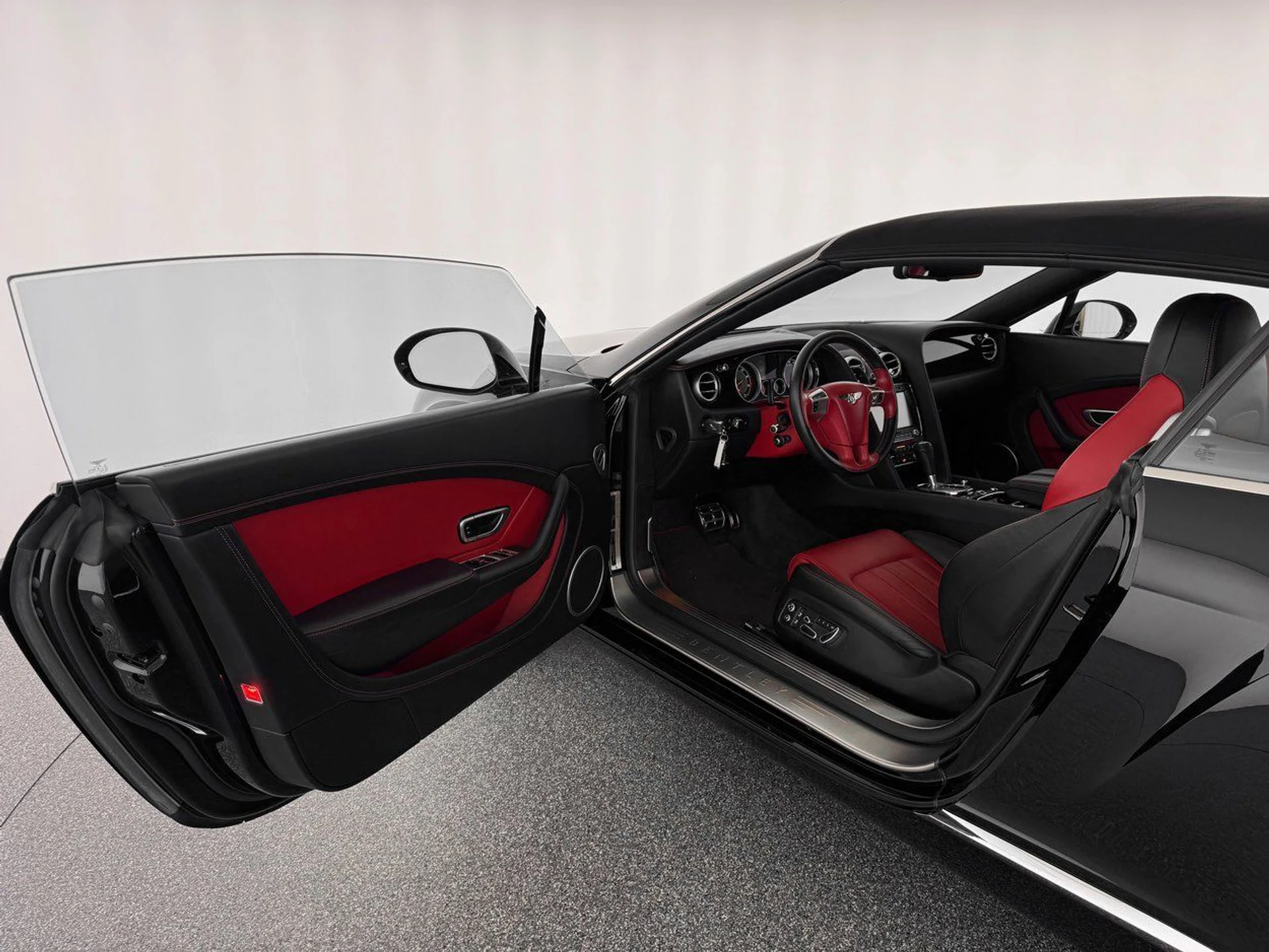 mph012_1731022445_8e3c0e64456767c7fdc6a75aba2bc406x_68b4db53be