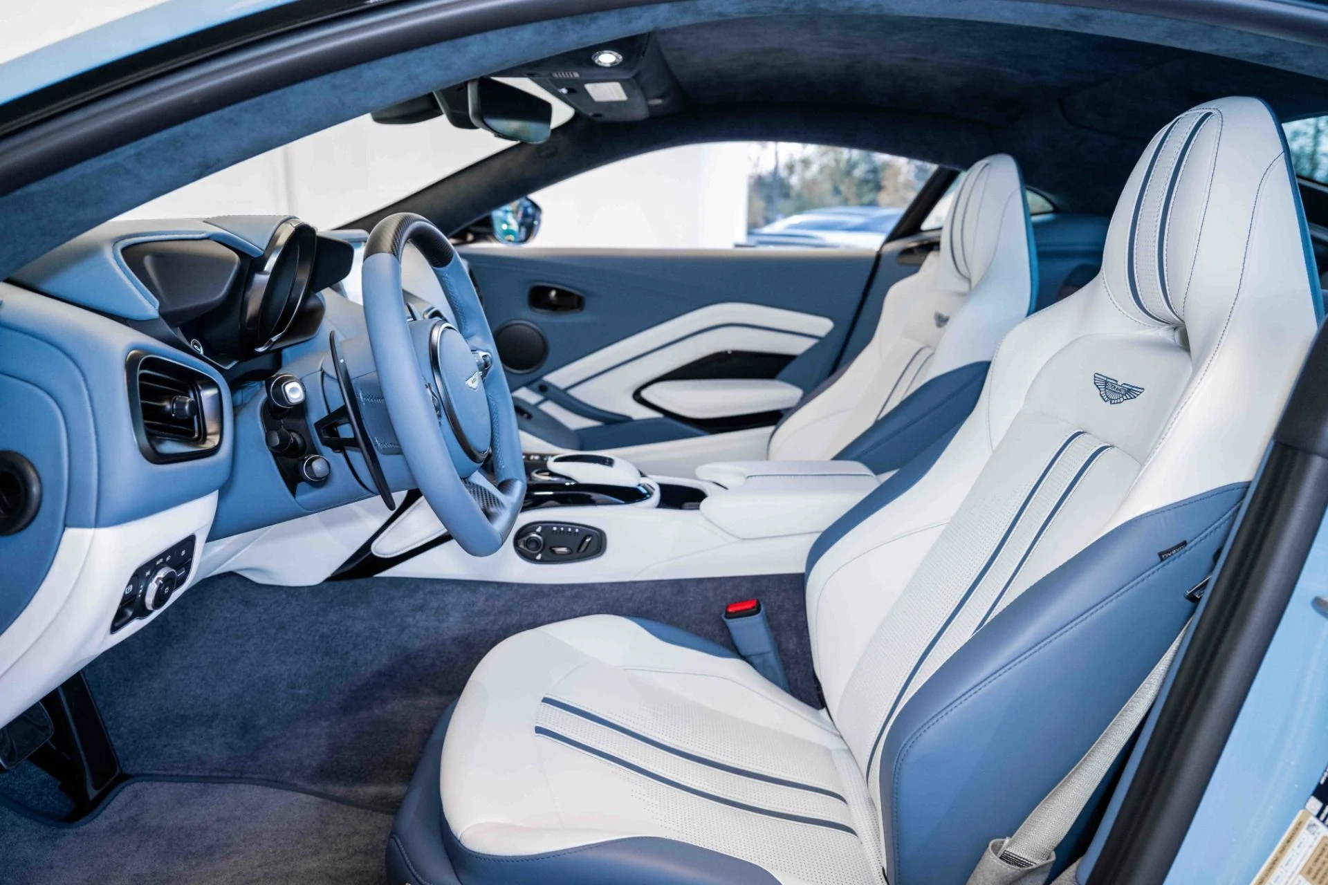 mph012_1733303165_Used_2023_Aston_Martin_Vantage_V8_Coupe_1699283559_73d6598acd
