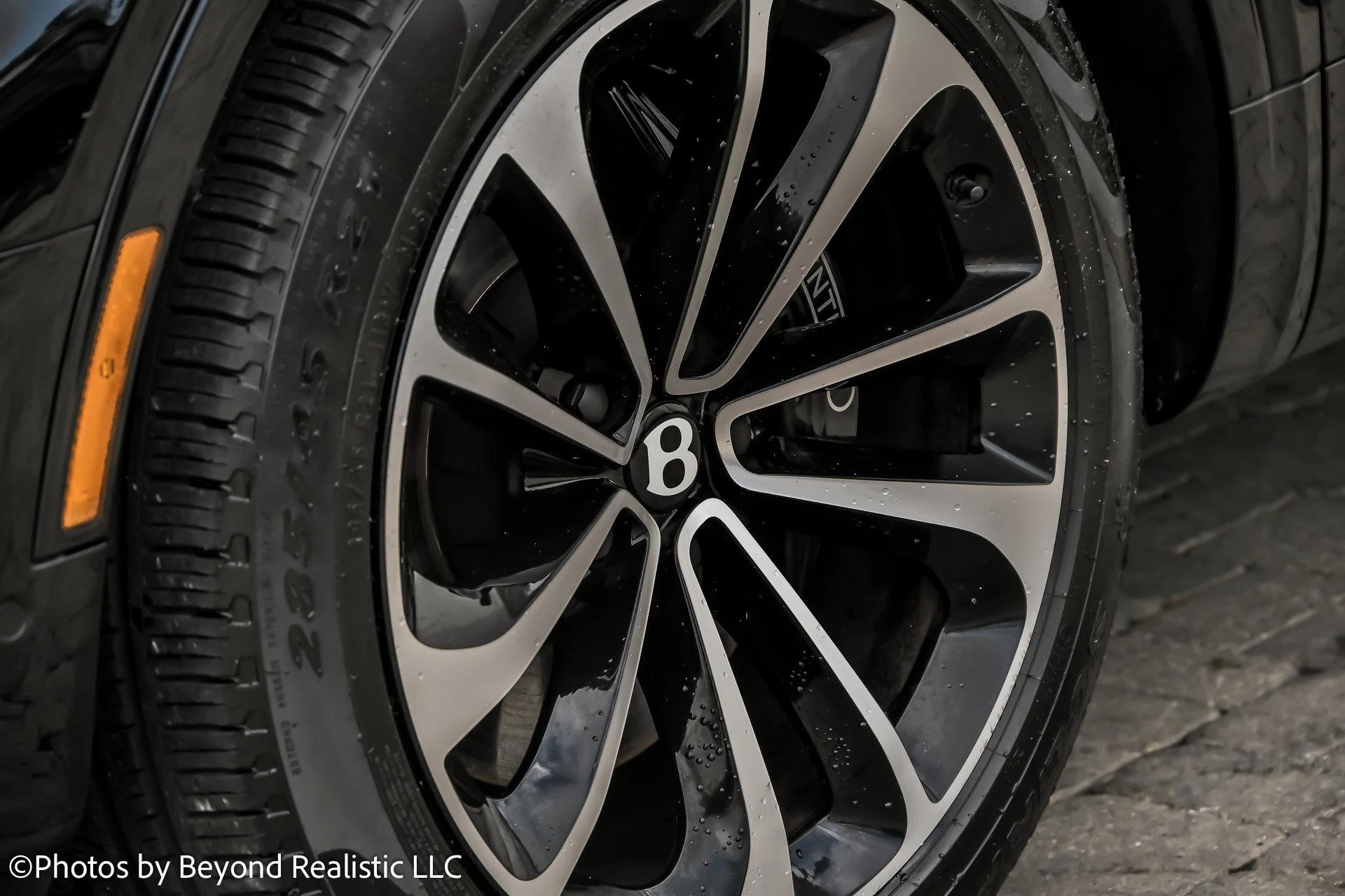 mph012_1735624915_Used_2024_Bentley_Bentayga_Hybrid_1759997519_e32b921583