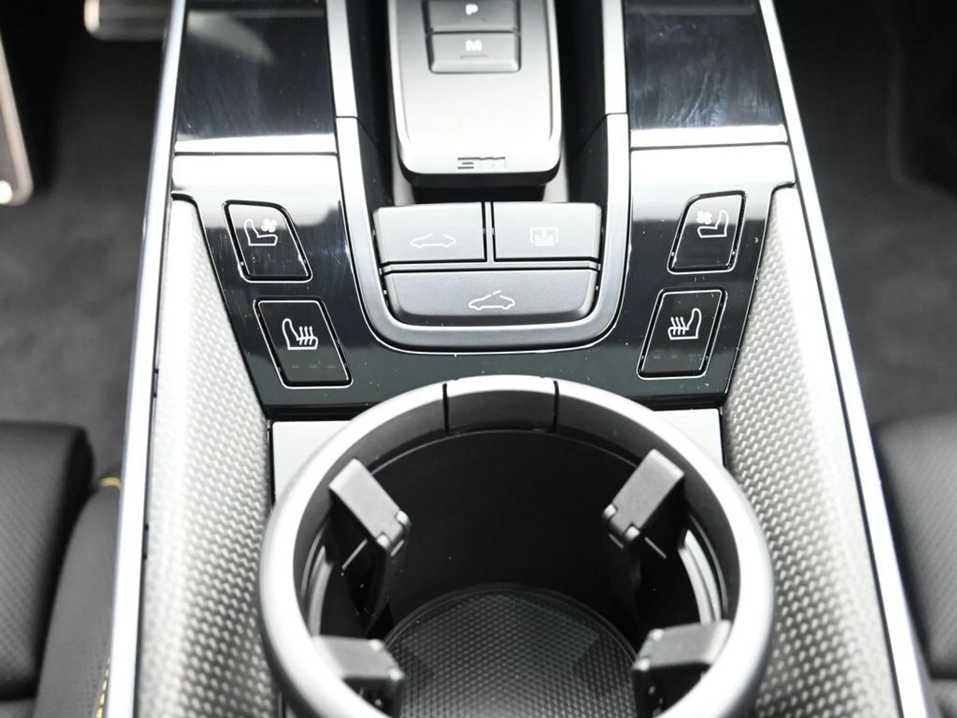 mph012_173738309_0a9a5cd7b464414566afe19c39ae4b74x_b63658a4df