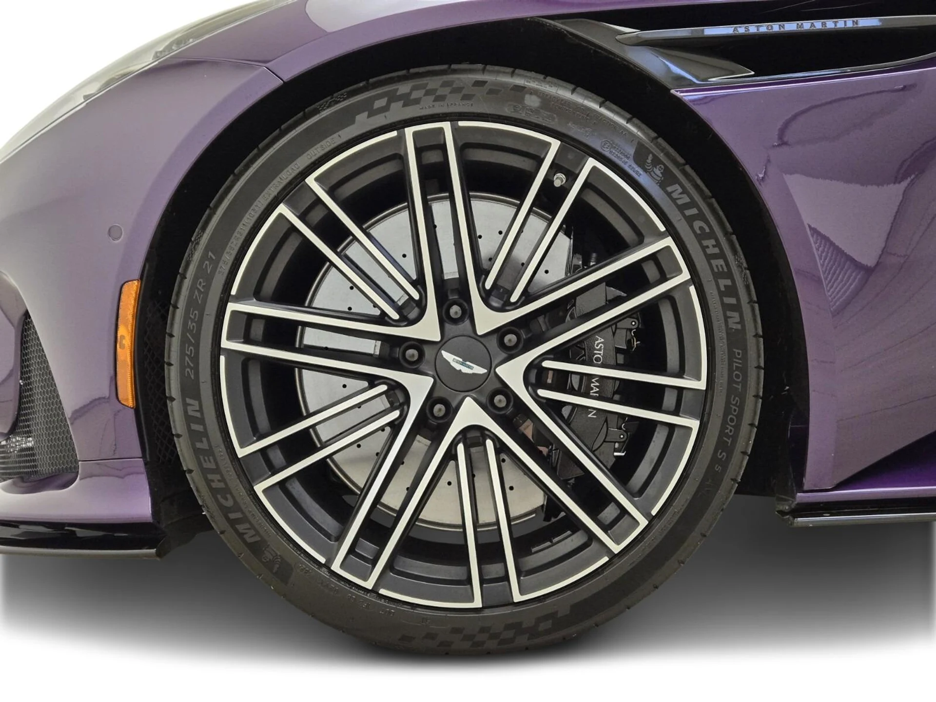 mph012_1740191805_Used_2025_Aston_Martin_DB_12_1752731147_50a404ba0c