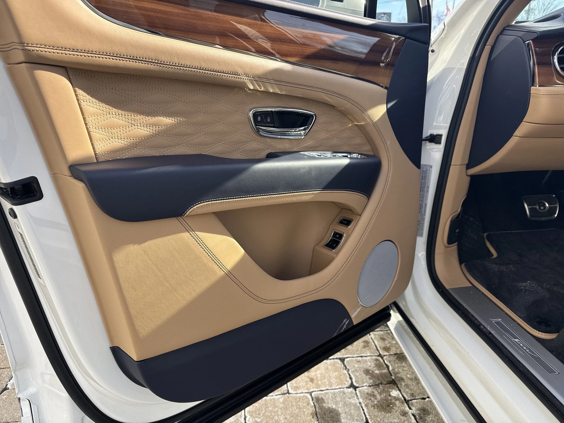 mph012_1741234327_17cf61bedd52f212396da02ab3405d97x_71941af353