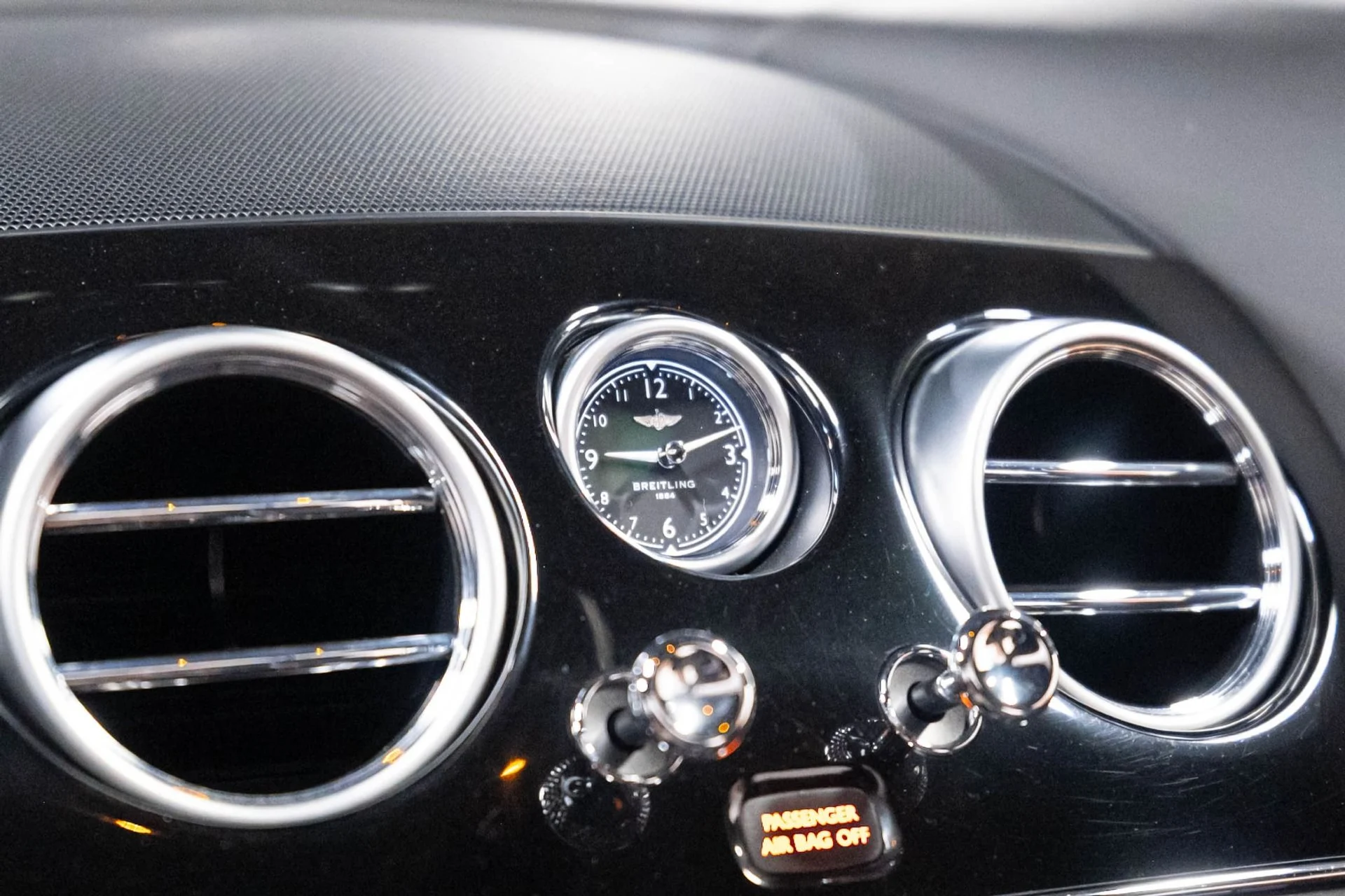 mph012_1746063649_Used_2017_Bentley_Flying_Spur_V8_S_1787589005_d841707f51