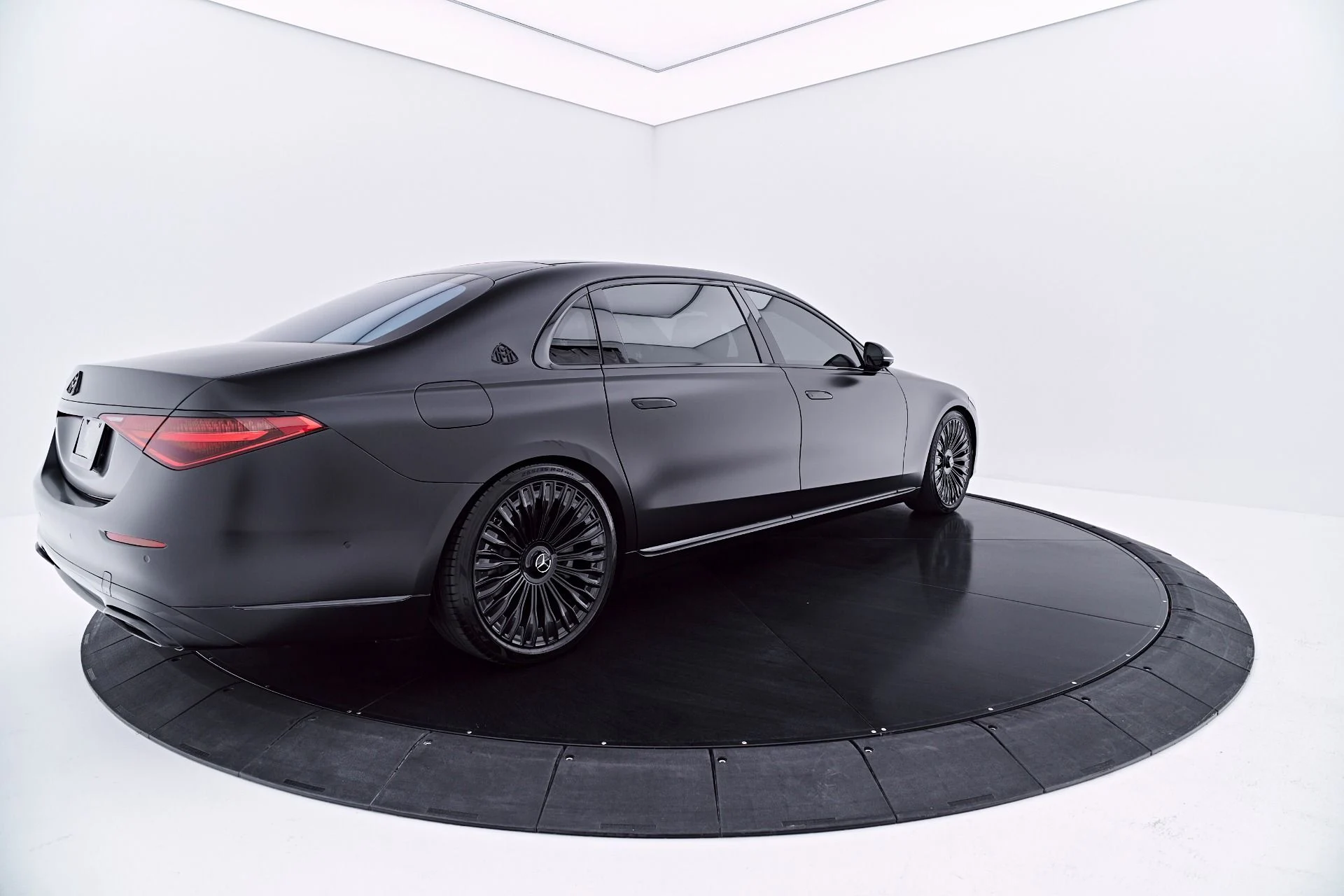 mph012_1747560769_Used_2023_Mercedes_Benz_S_Class_Maybach_S_580_1782762069_818890bfdd