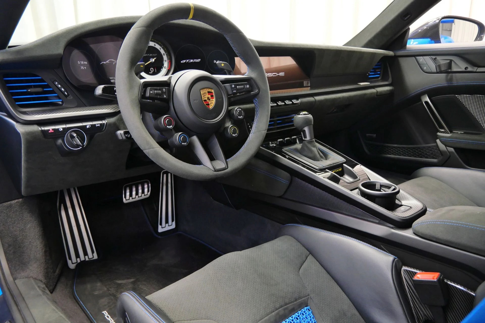 mph012_1751049457_Used_2024_Porsche_911_GT_3_RS_Weissach_1760105910_4a91ccf183