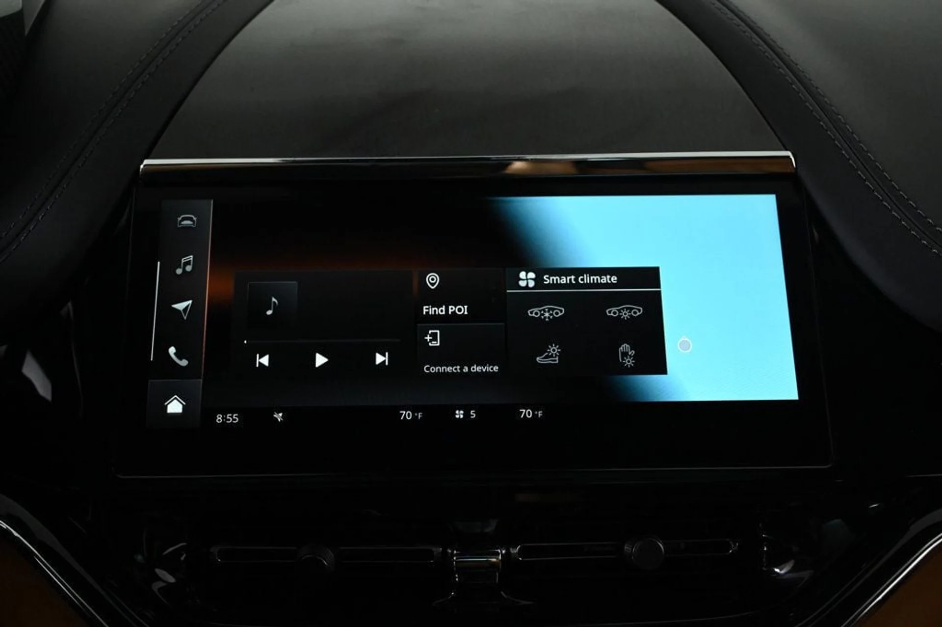 mph012_1762536802_new_2025_aston_martin_dbx_707awd_11350_22901313_12_1024_4dba0db03d