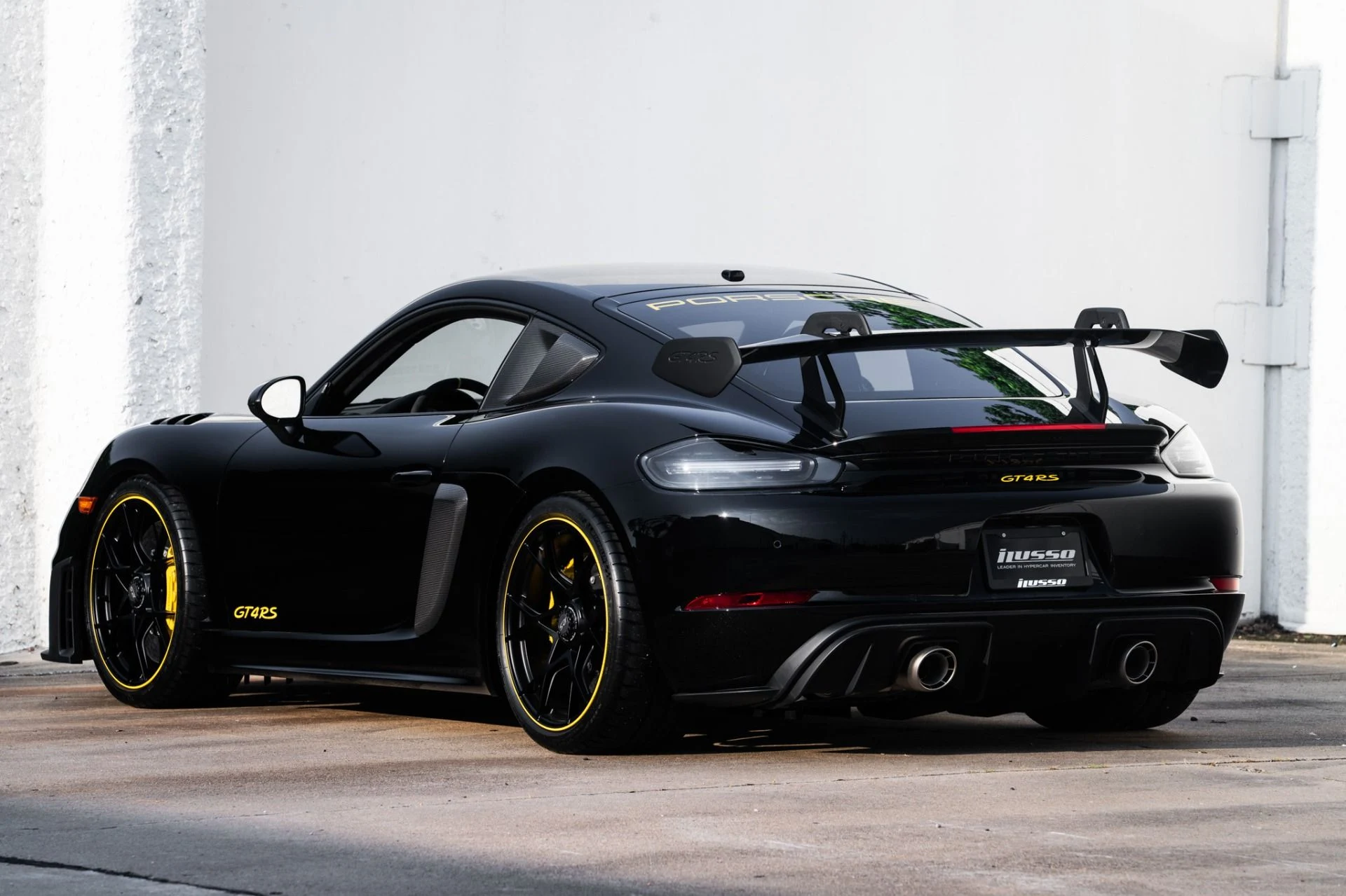 mph012_1763416183_Used_2024_Porsche_718_Cayman_GT_4_RS_Weissach_1755715163_4131ede8ec