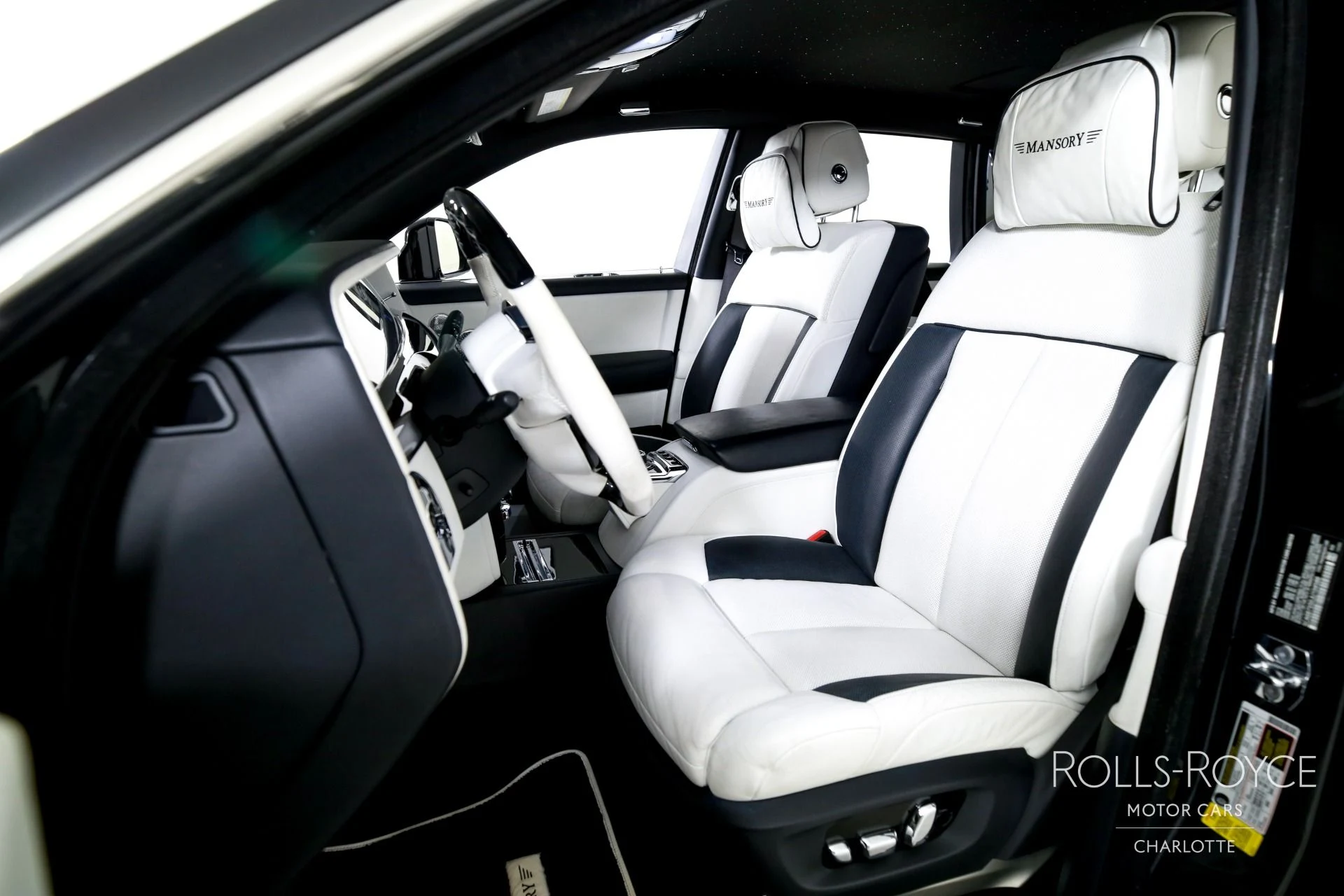 mph012_1764265716_Used_2018_Rolls_Royce_Phantom_1776373846_bbb42aaaa0