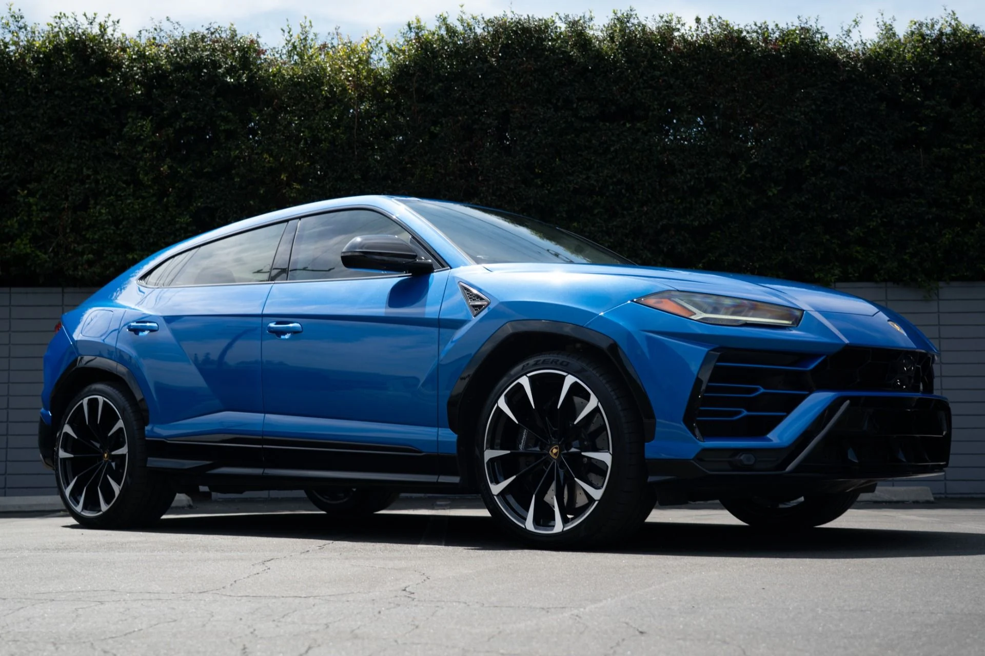 mph012_176429049_Used_2021_Lamborghini_Urus_1756334741_c934d667ea