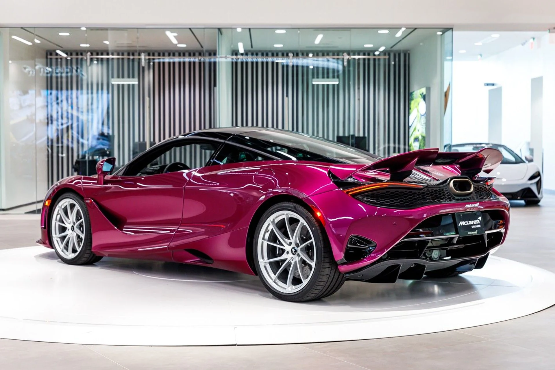 mph012_176429131_676_p13_l_67c69e3340