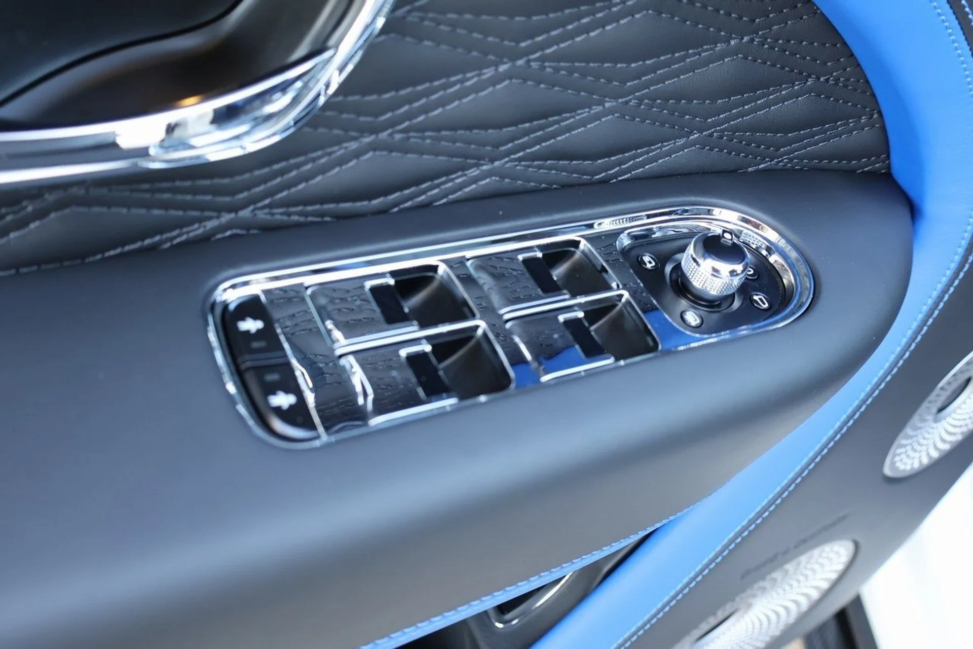 mph012_176727562_13_3be6f34930