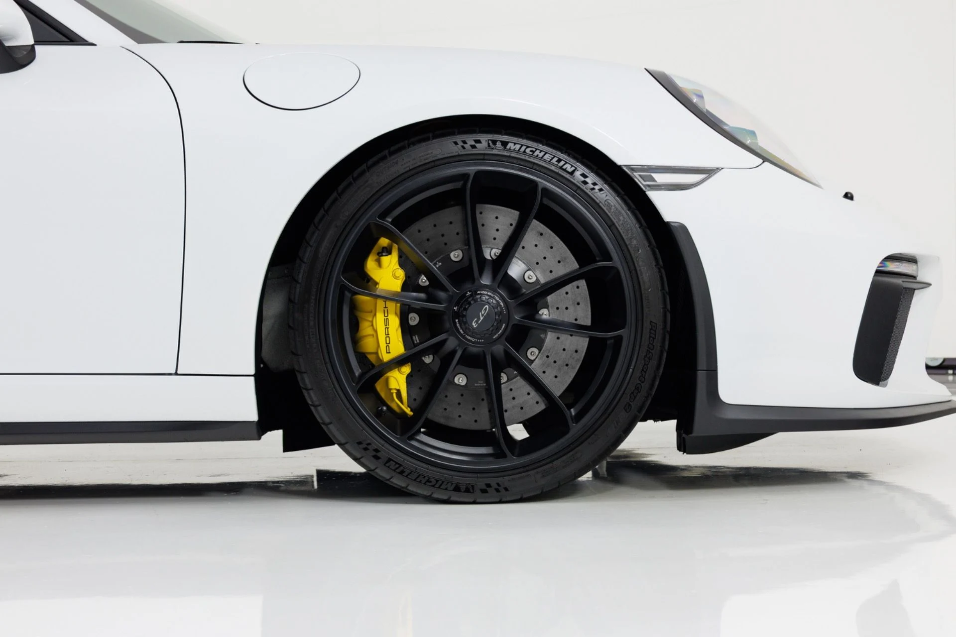 mph012_1771666729_Used_2018_Porsche_911_GT_3_1782317493_4f6373062a