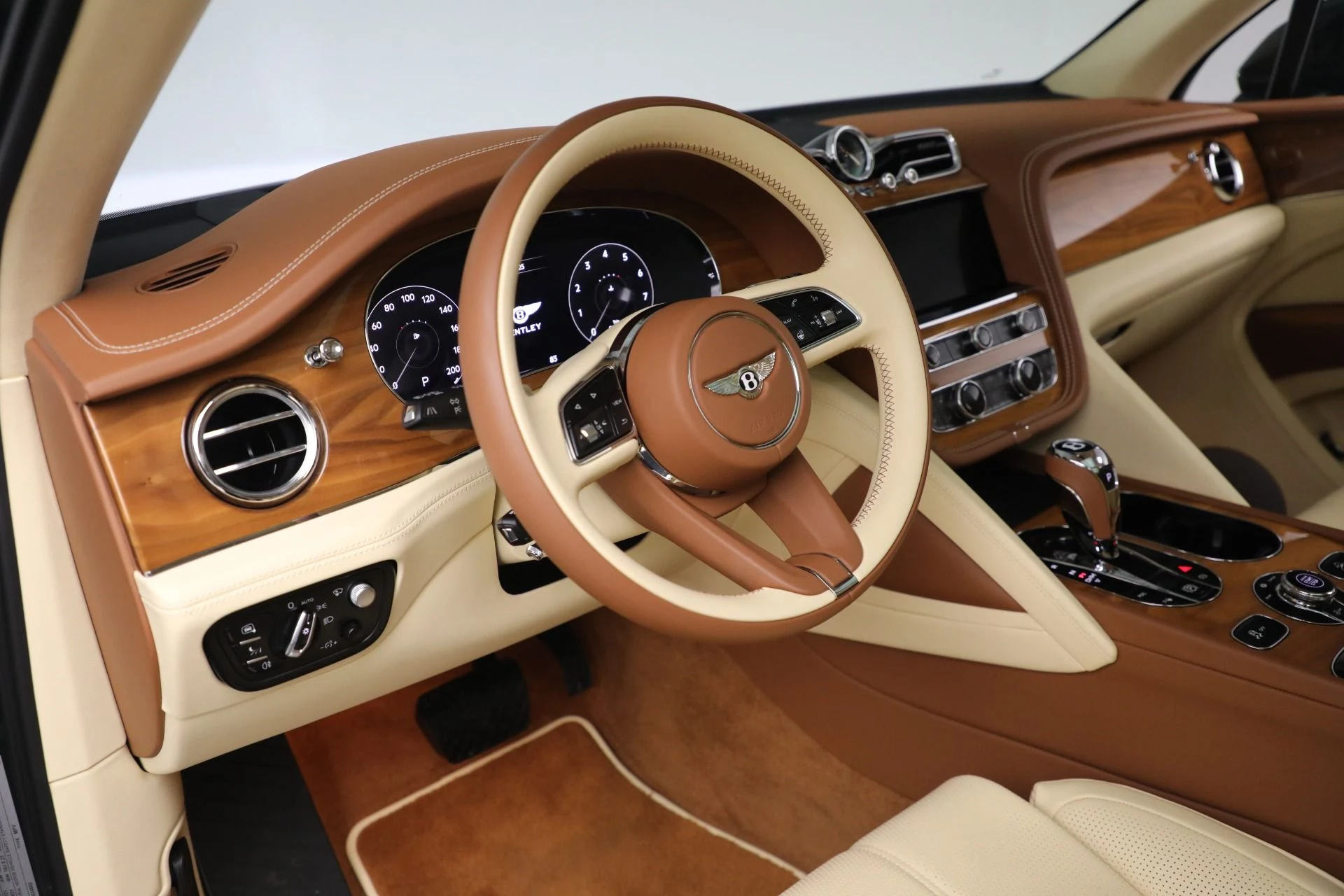 mph012_1786624012_Used_2023_Bentley_Bentayga_V8_001c91ef27