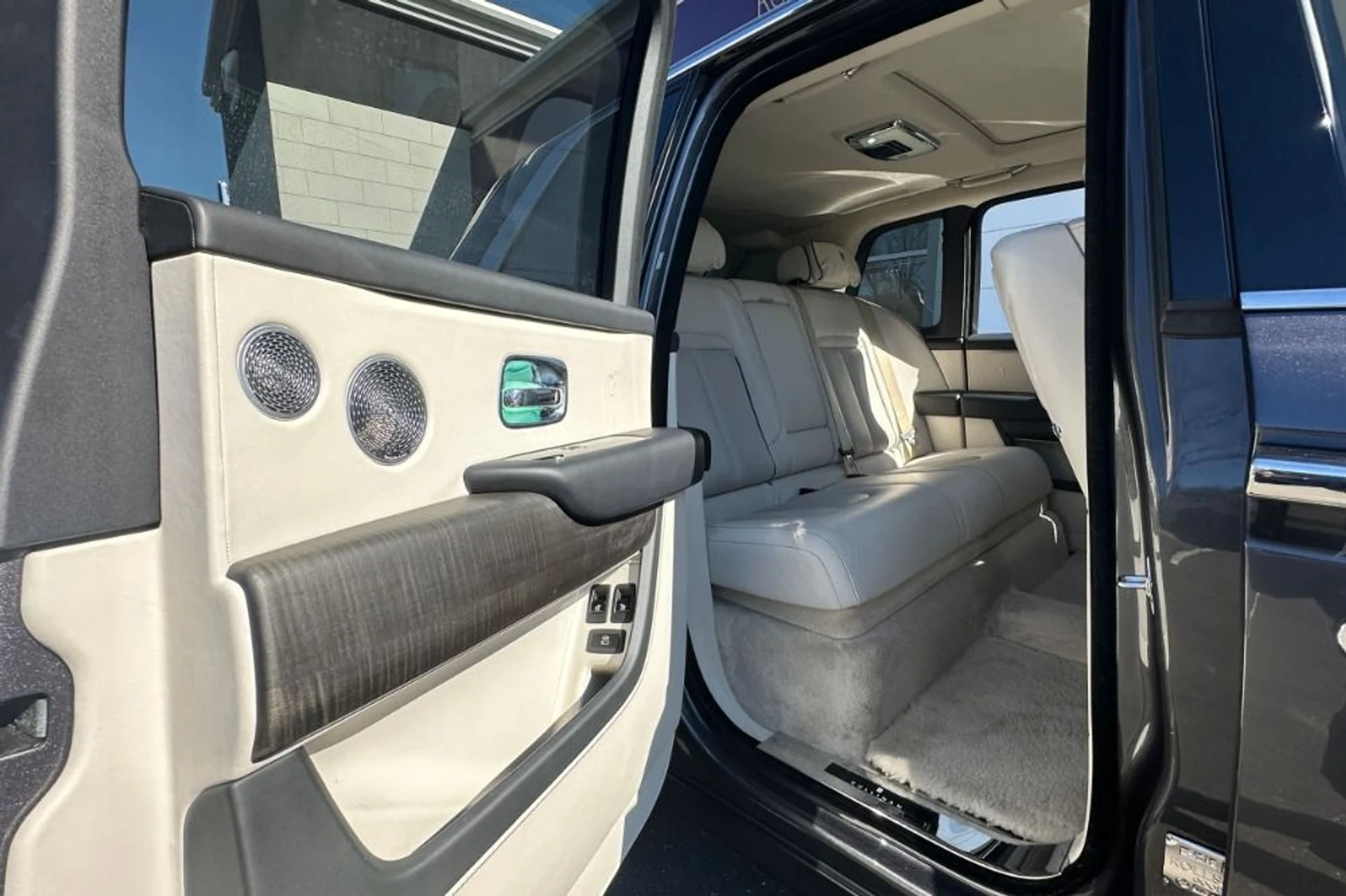 mph012_1788768846_Used_2020_Rolls_Royce_Cullinan_1776250479_18aa113a70