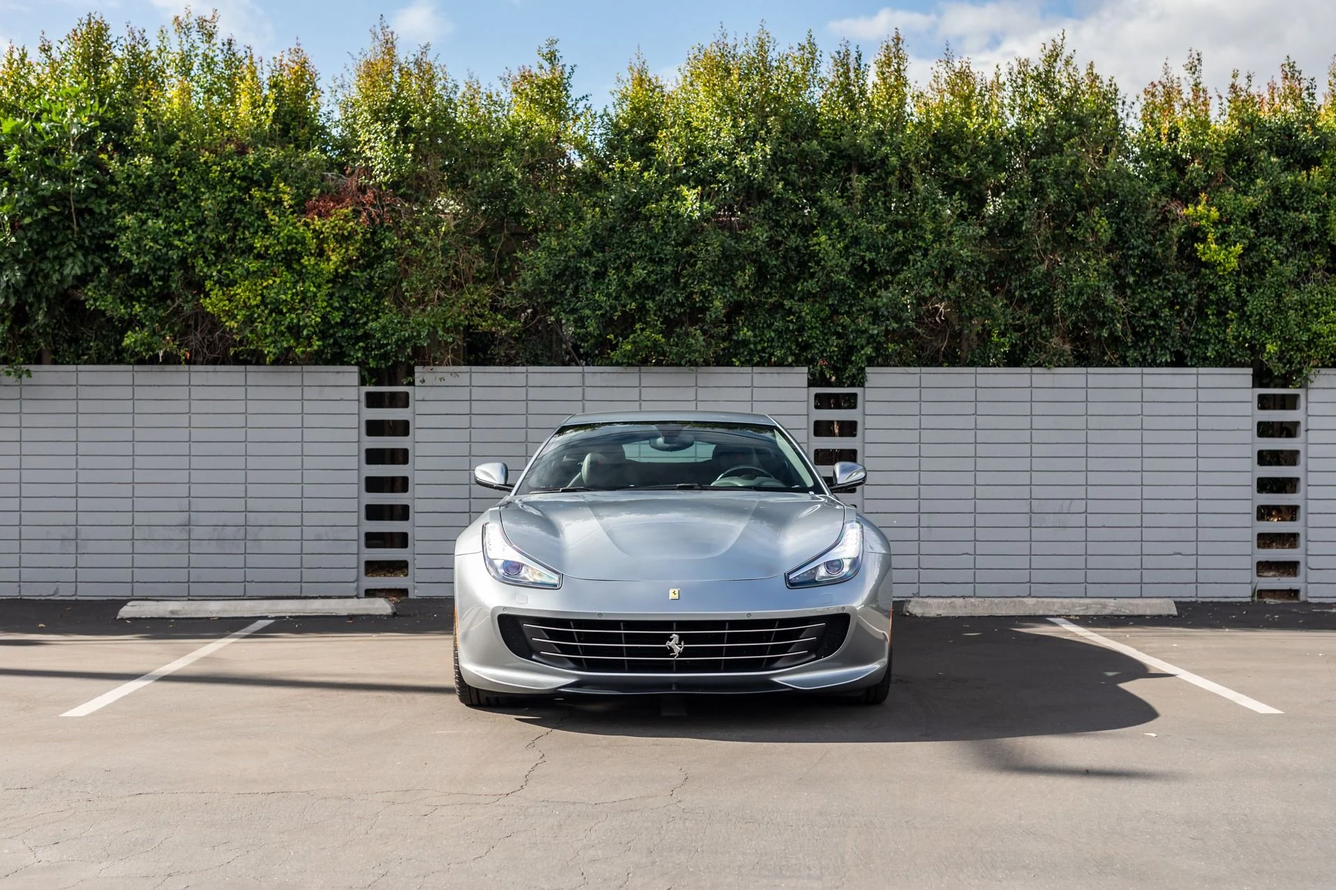 mph012_1789785534_Used_2018_Ferrari_GTC_4_Lusso_T_1701305204_66c26ae169